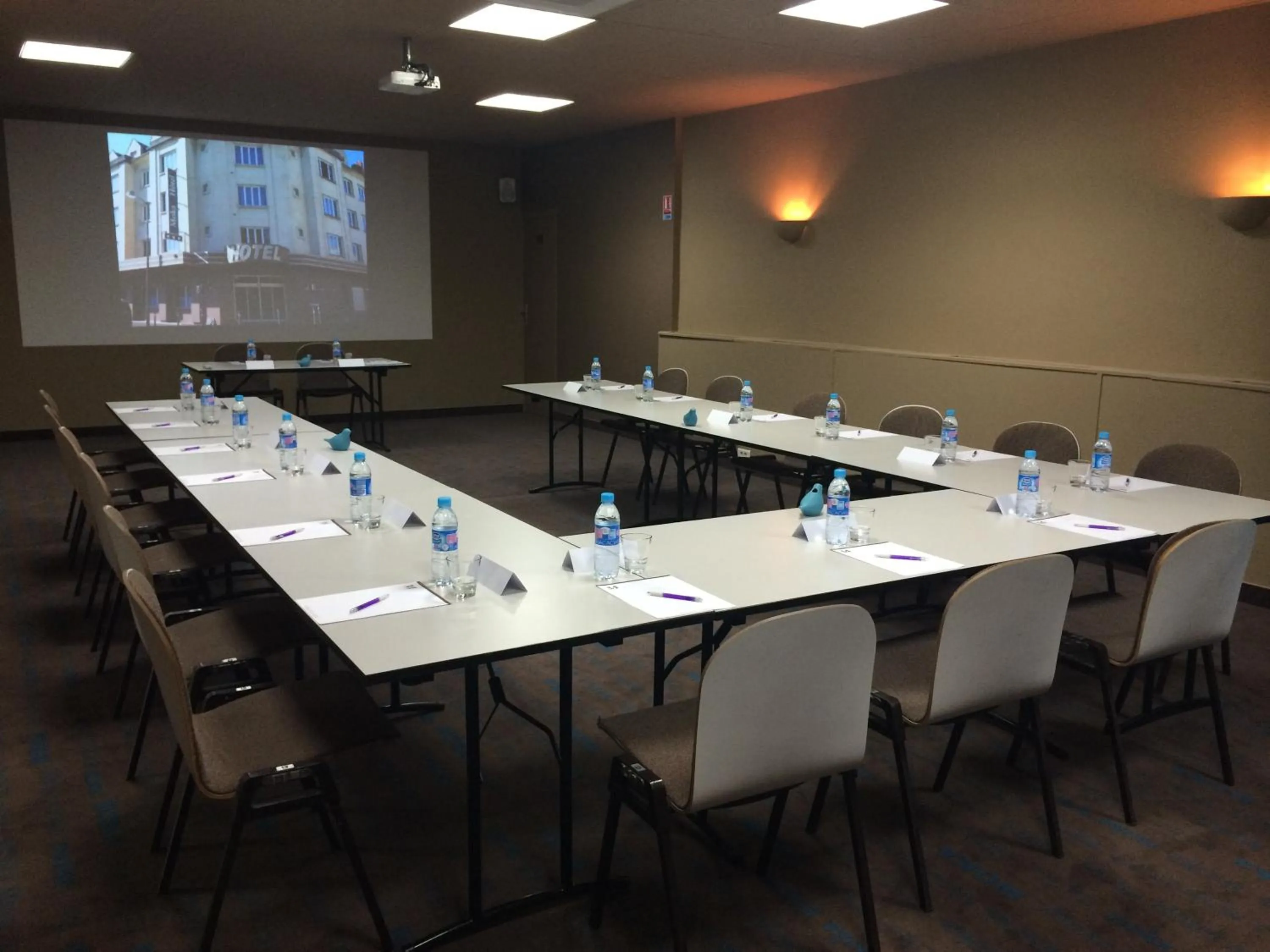 Business facilities in Moka Hotel