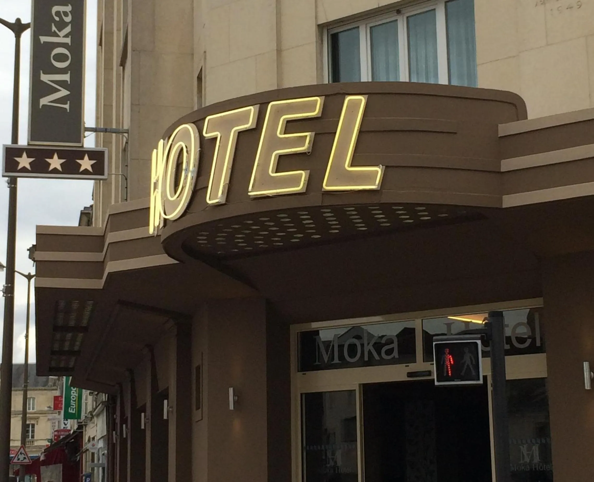 Facade/entrance in Moka Hotel