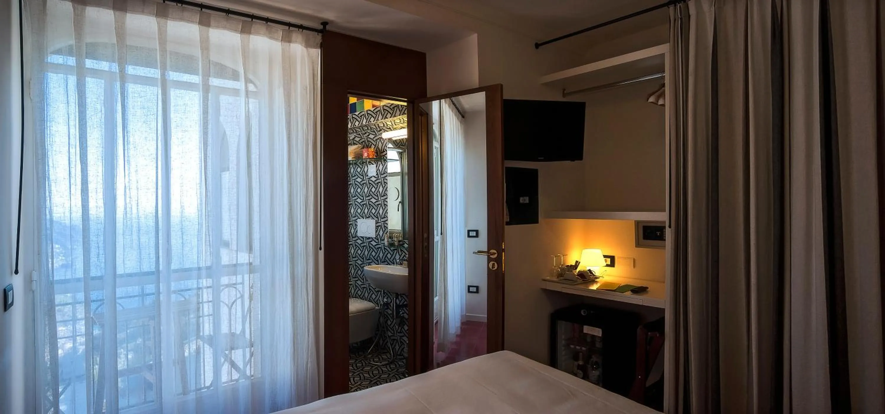 Photo of the whole room, Bed in La Moresca