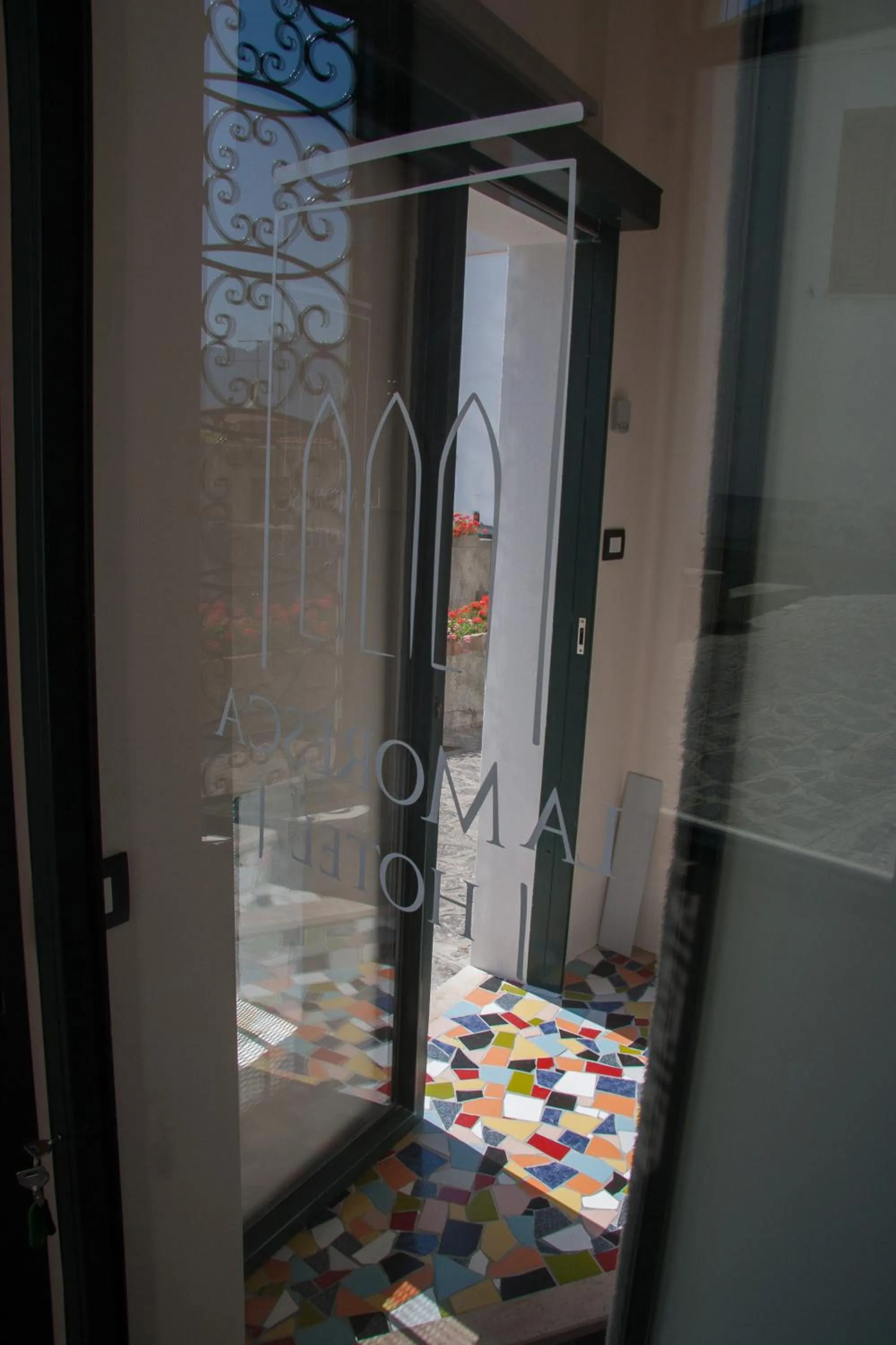 Facade/entrance in La Moresca