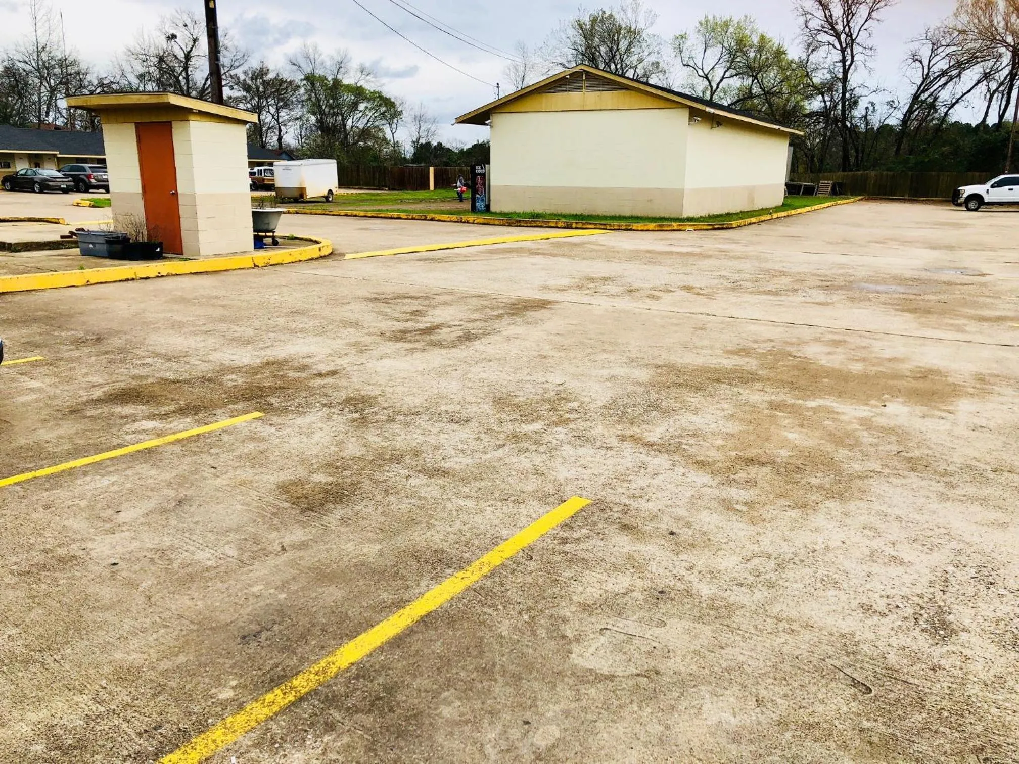 Property building in Sunset Inn Longview