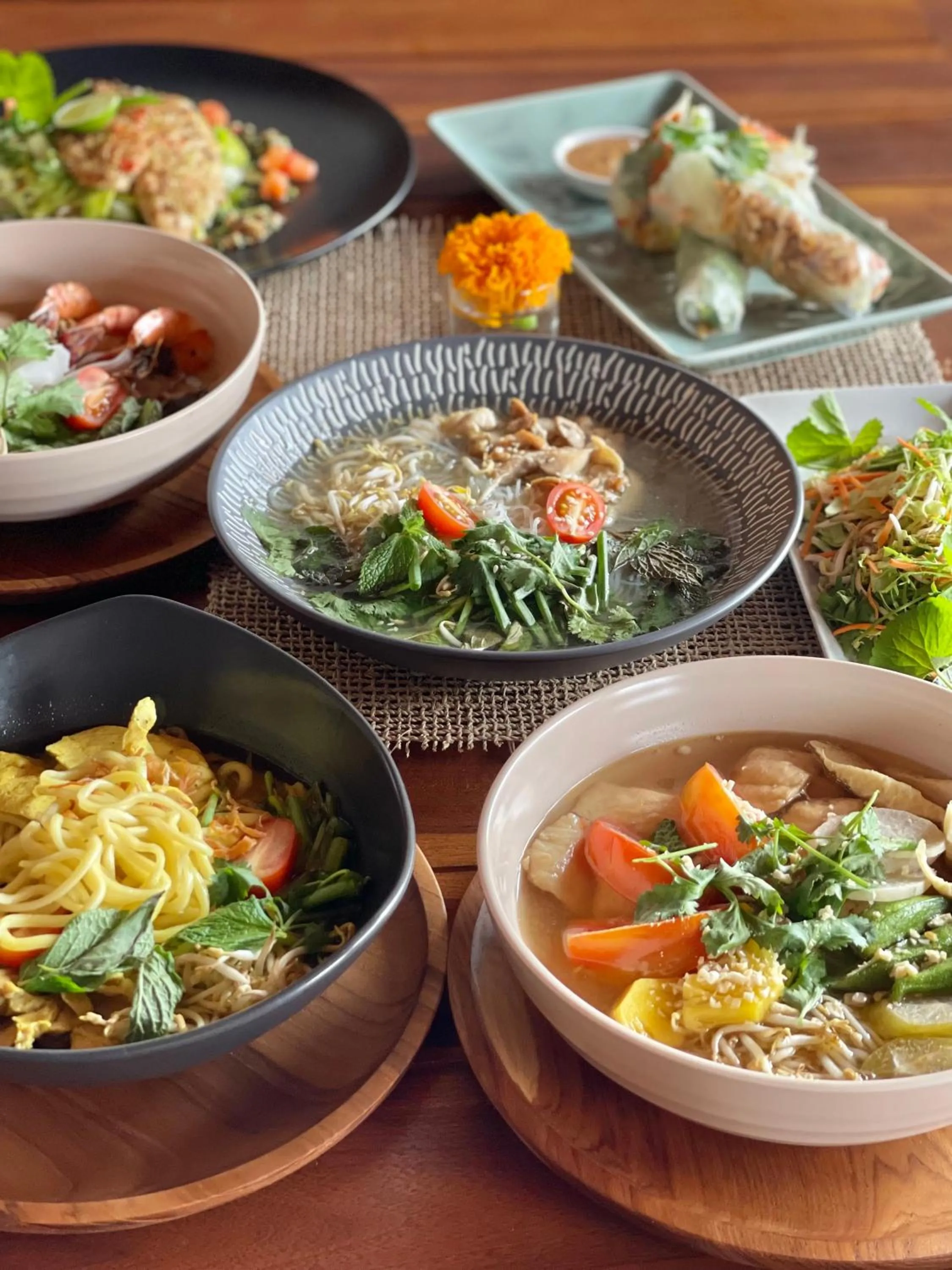 Restaurant/places to eat in Santera Village