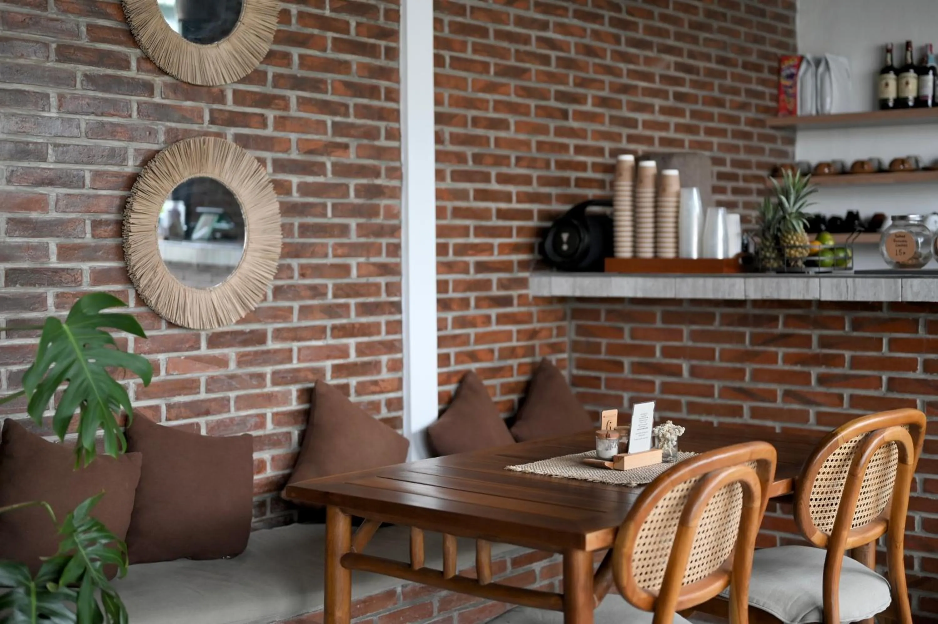 Restaurant/places to eat in Santera Village