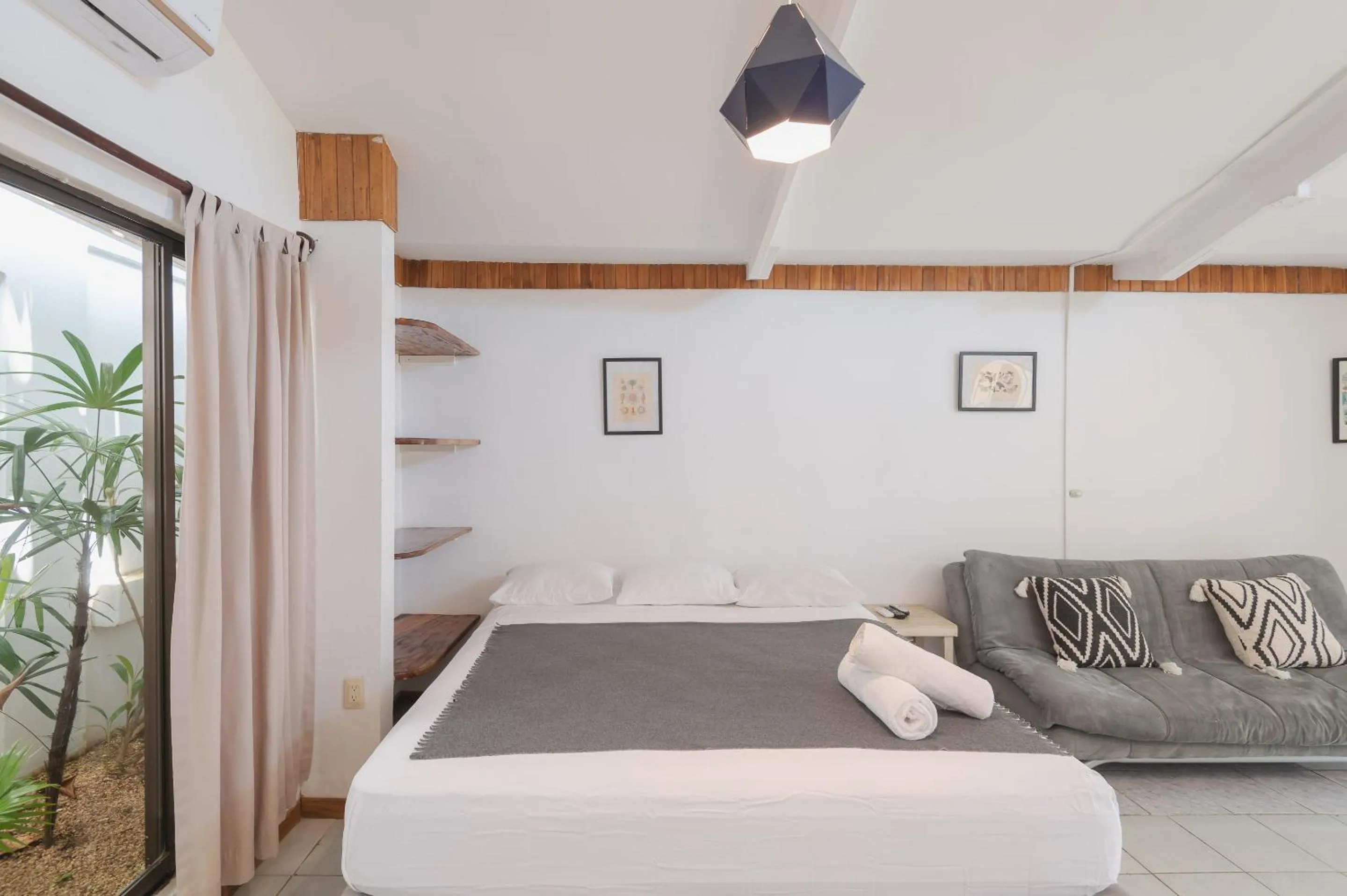 Bed in Maoritsio Garden Studios