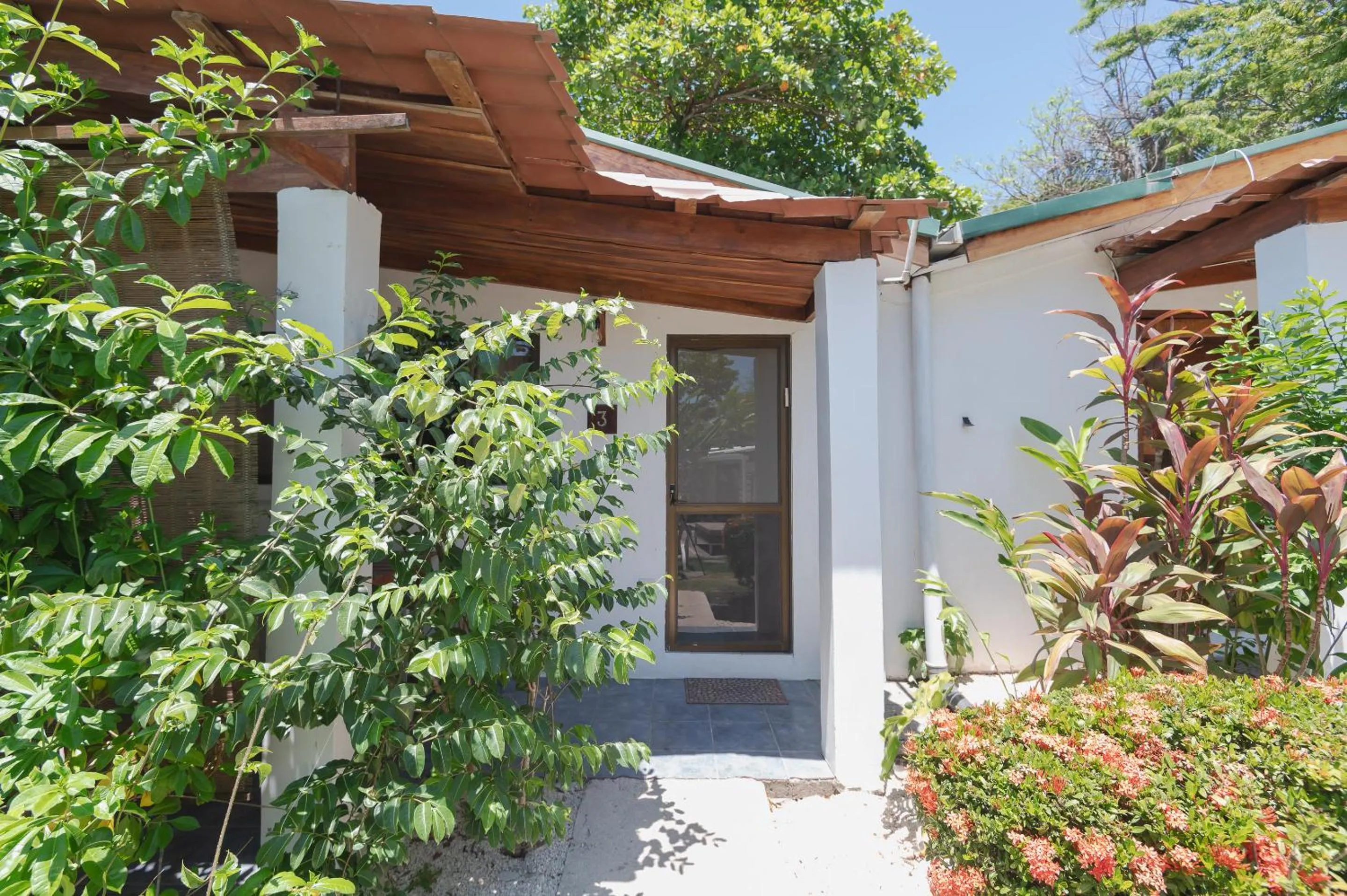 Facade/entrance in Maoritsio Garden Studios