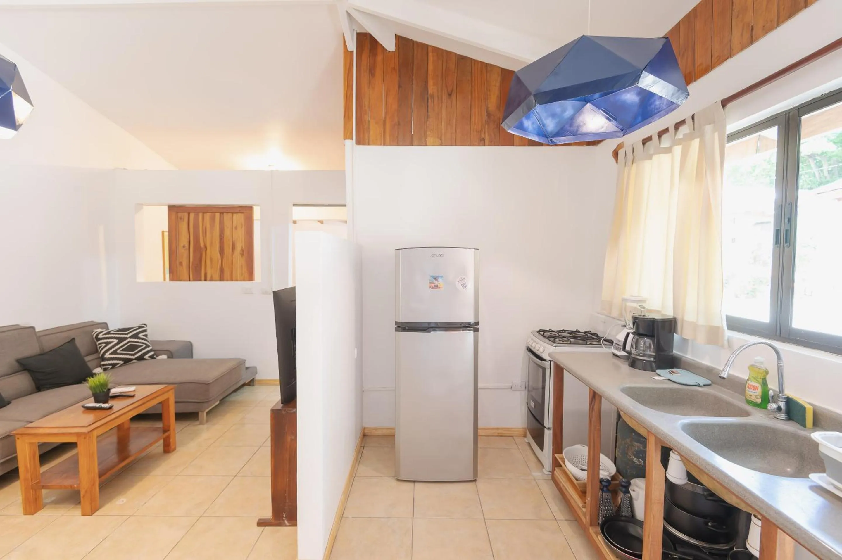 Kitchen or kitchenette in Maoritsio Garden Studios