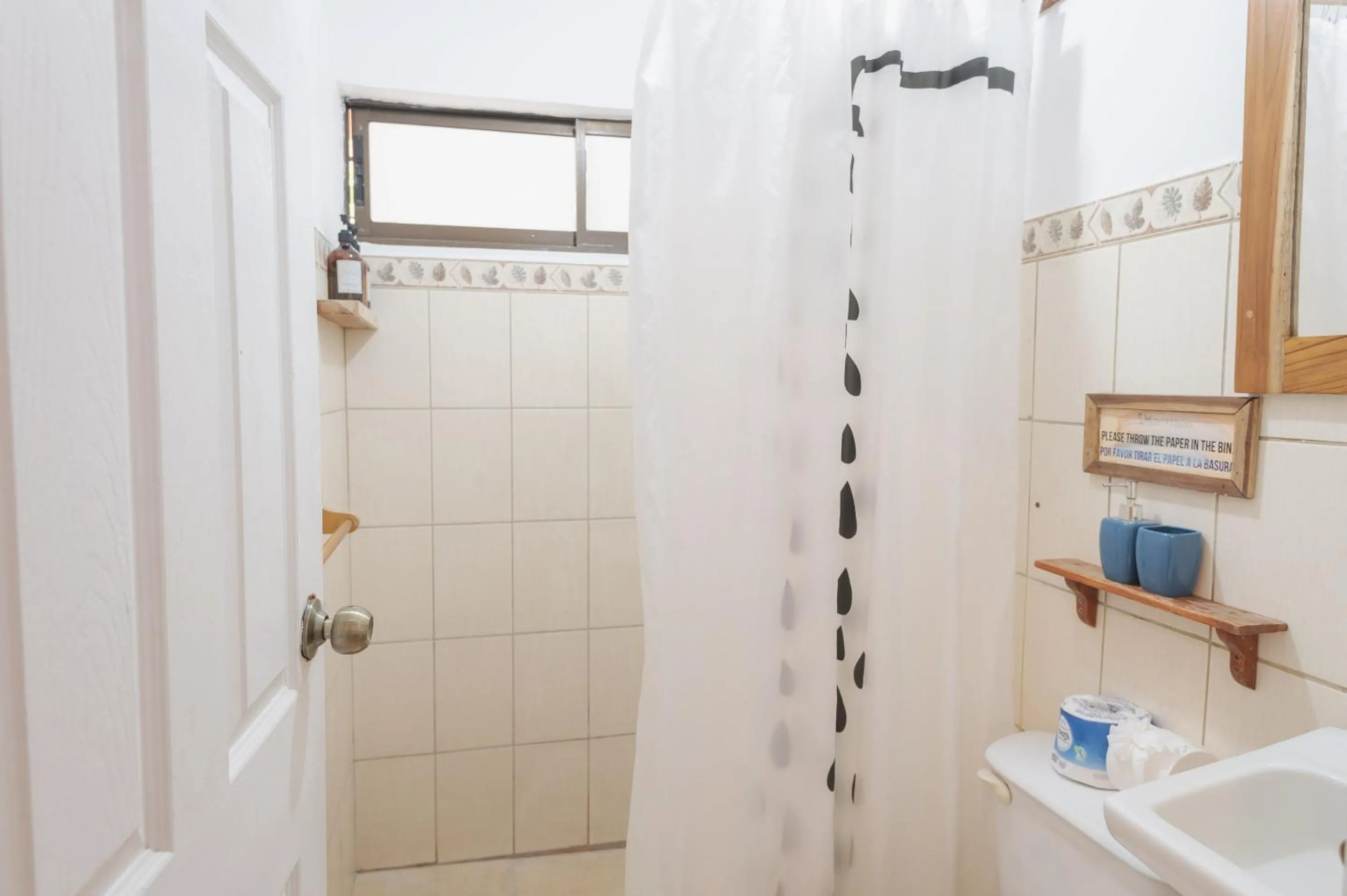 Bathroom in Maoritsio Garden Studios