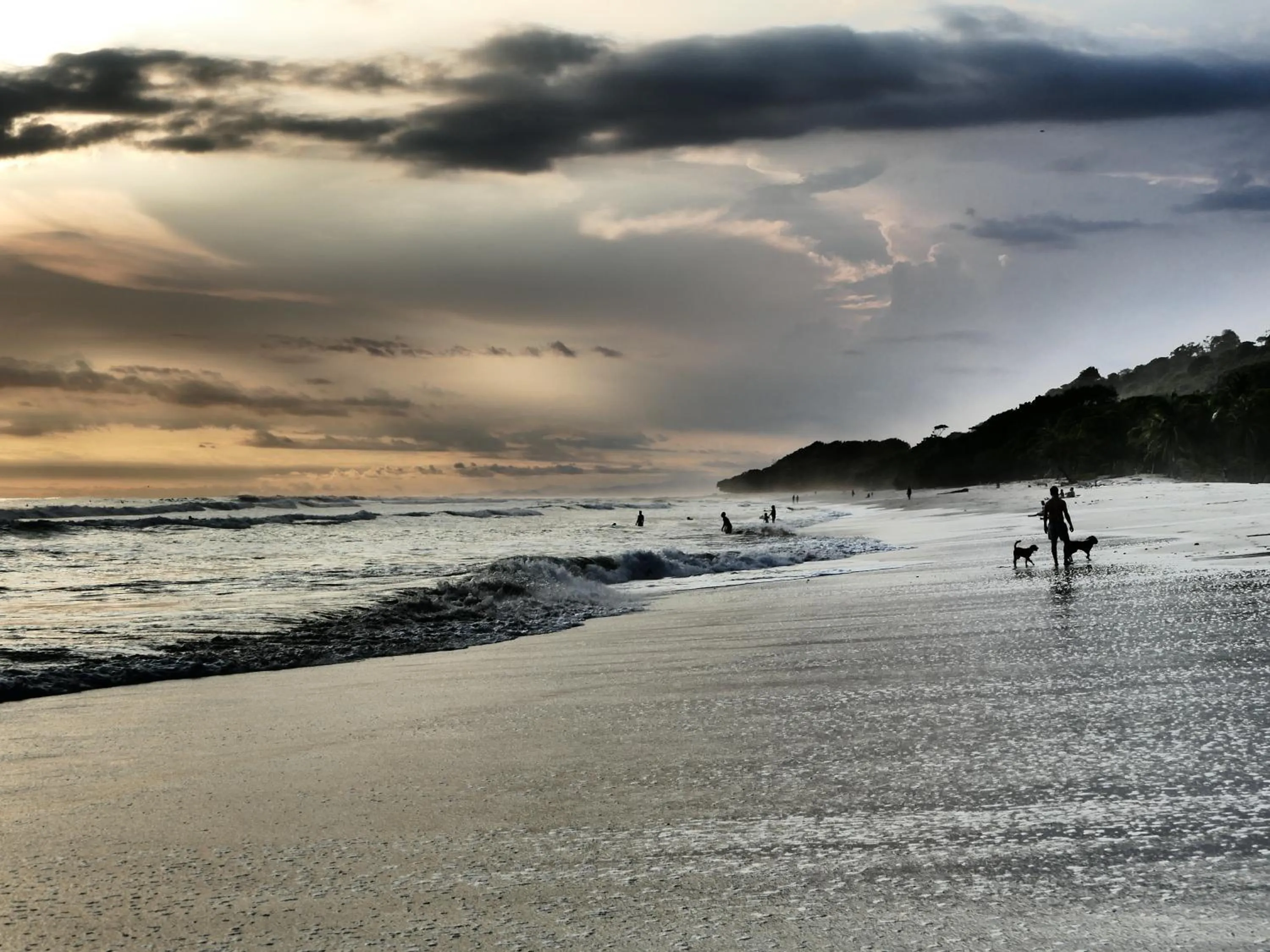 Beach in Maoritsio Garden Studios