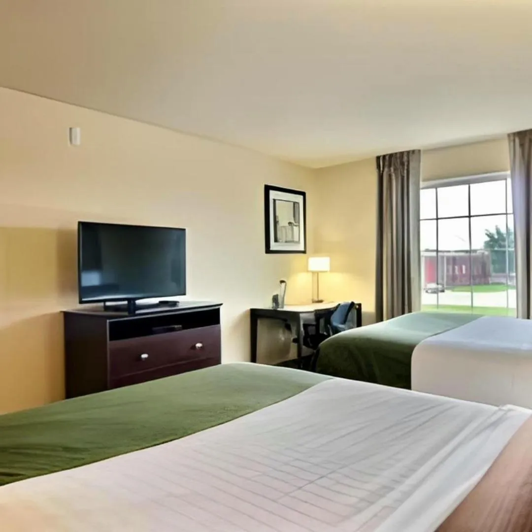 Bed in AmeriVu inn and Suites - Crookston