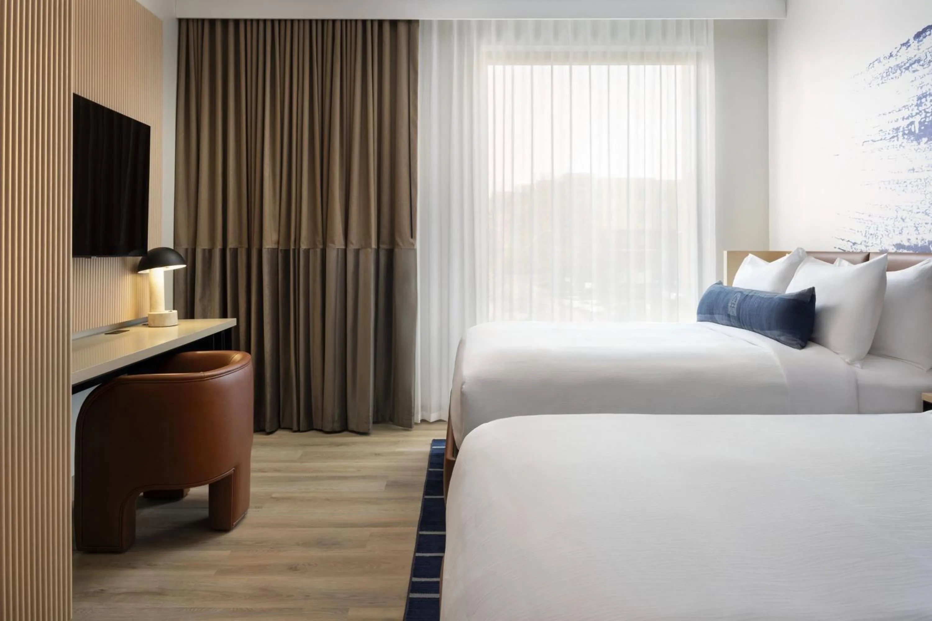 Photo of the whole room, Bed in Cascade Hotel, Kansas City, a Tribute Portfolio Hotel