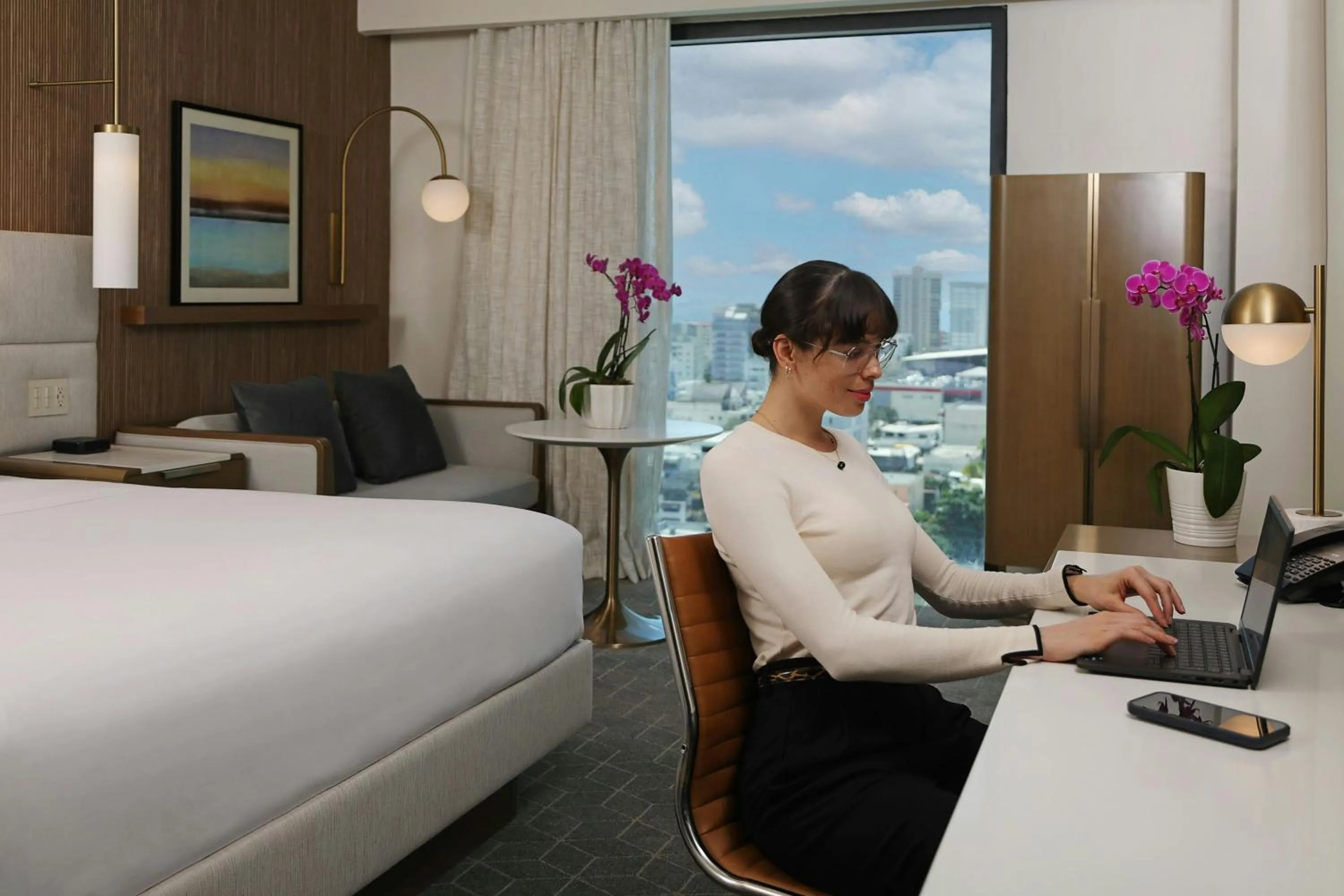 Photo of the whole room, Bed in Courtyard by Marriott Santo Domingo Piantini