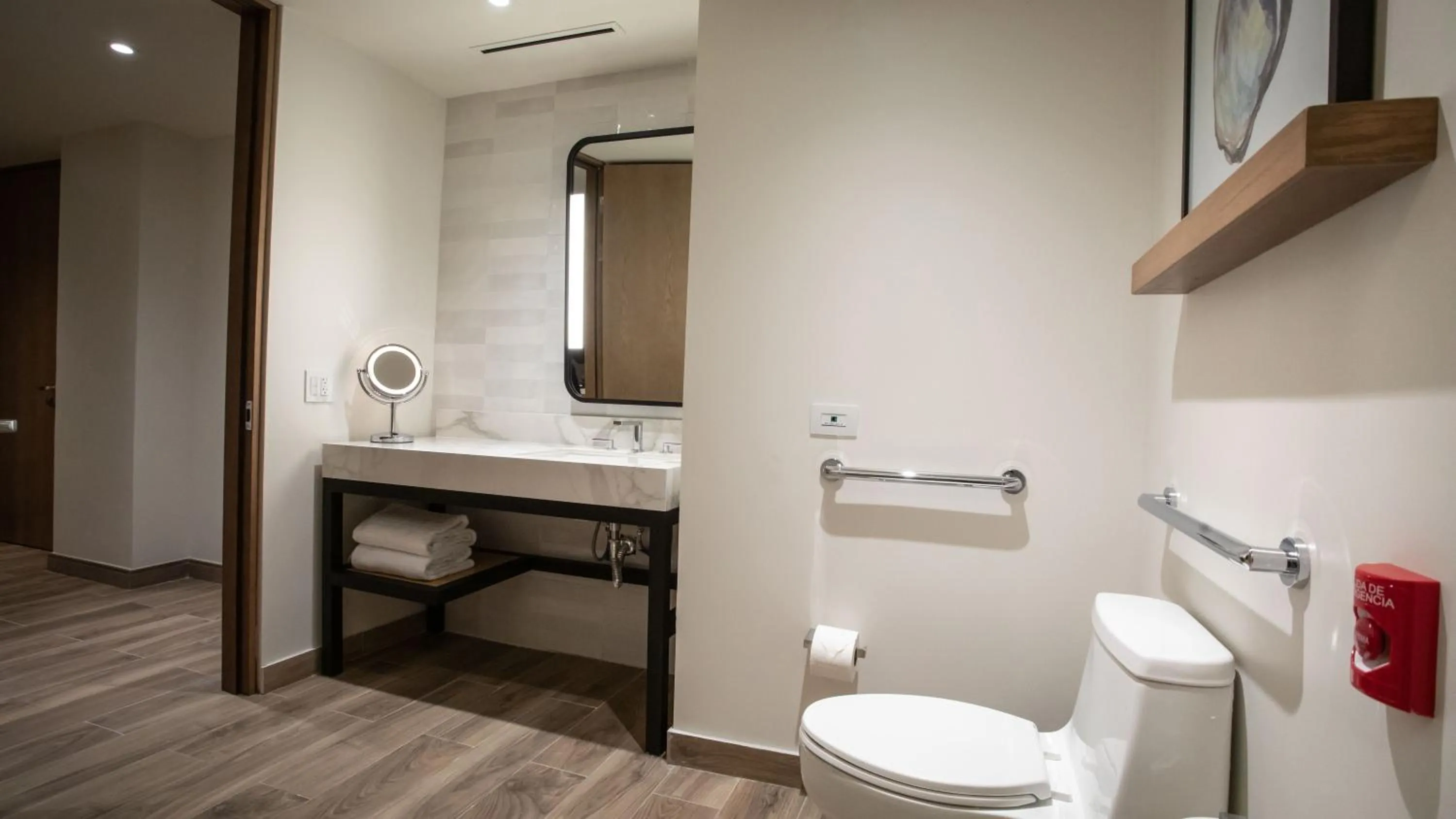 Bathroom in Courtyard by Marriott Santo Domingo Piantini