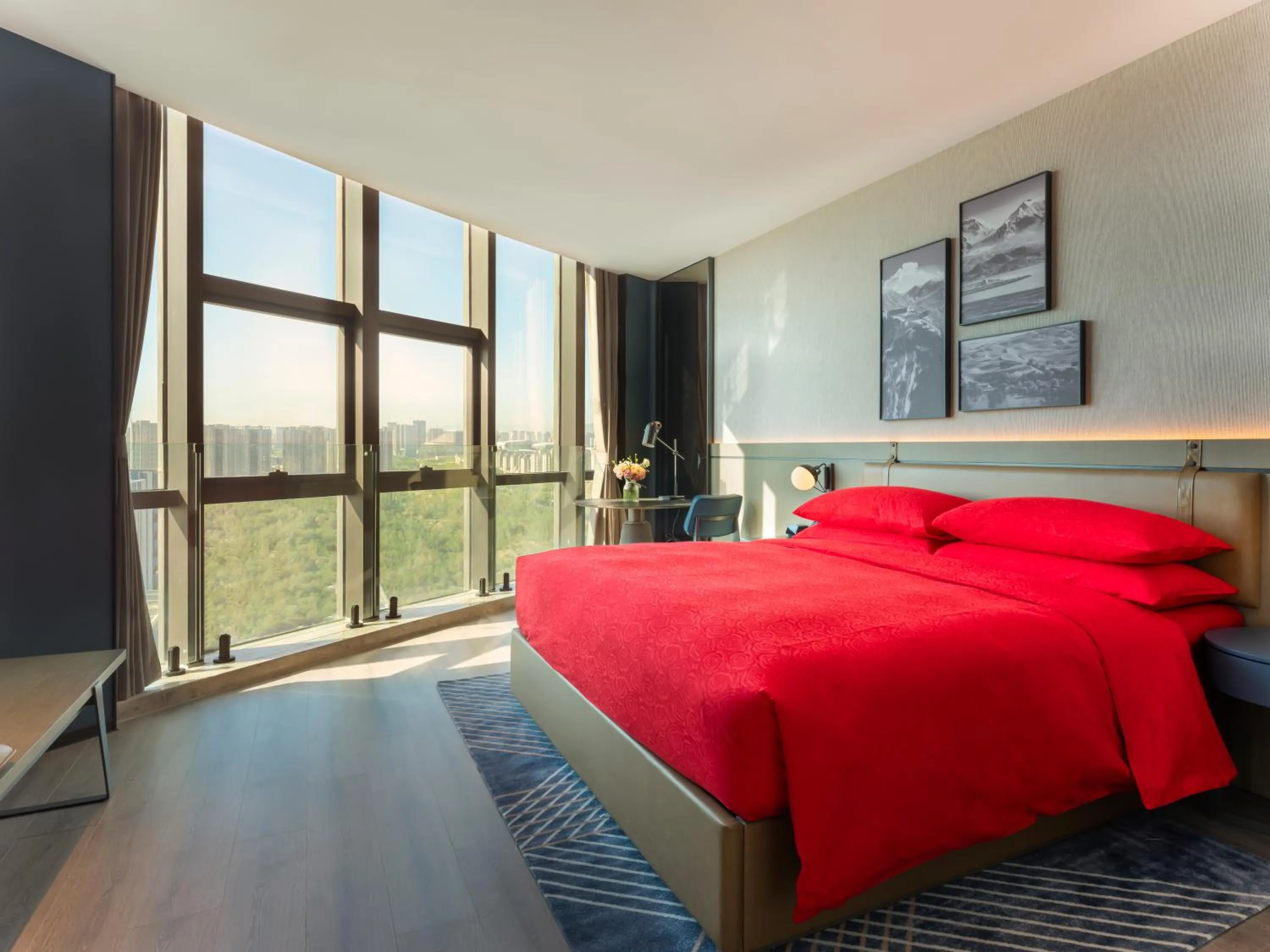 Bedroom, Bed in Four Points by Sheraton Urumqi