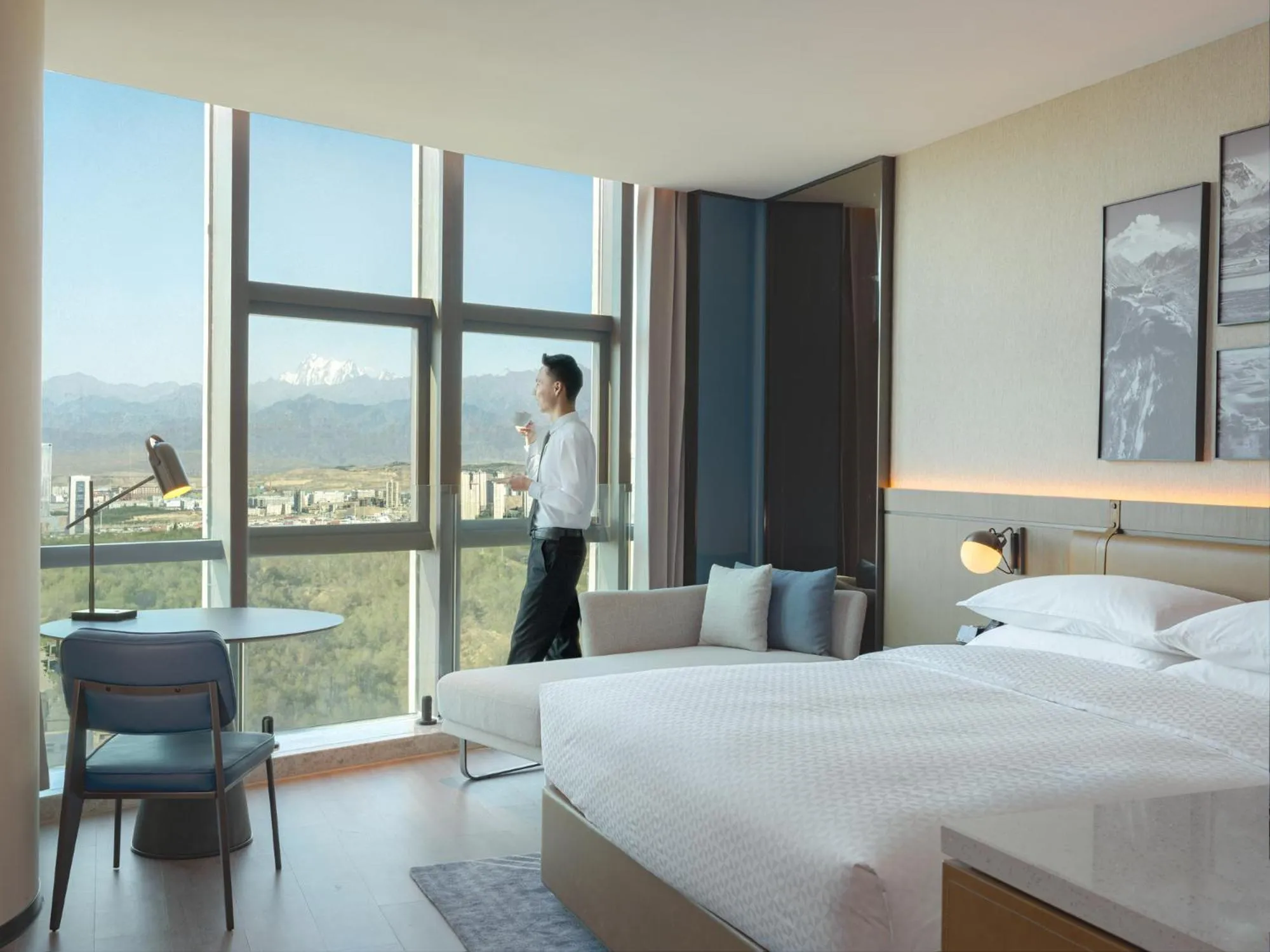 City view, Bed in Four Points by Sheraton Urumqi