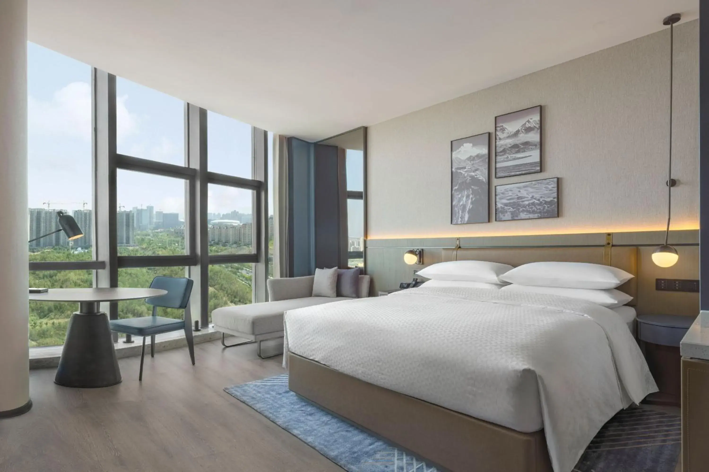 King Room with City View - High Floor in Four Points by Sheraton Urumqi King Room with City View - High Floor in Four Points by Sheraton Urumqi