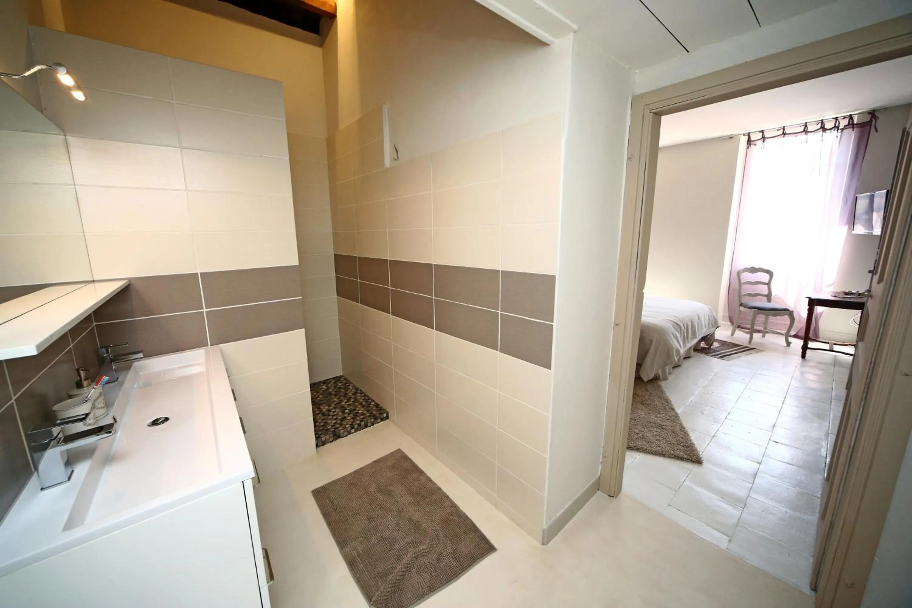 Bathroom in Maison d'Hotes Delga