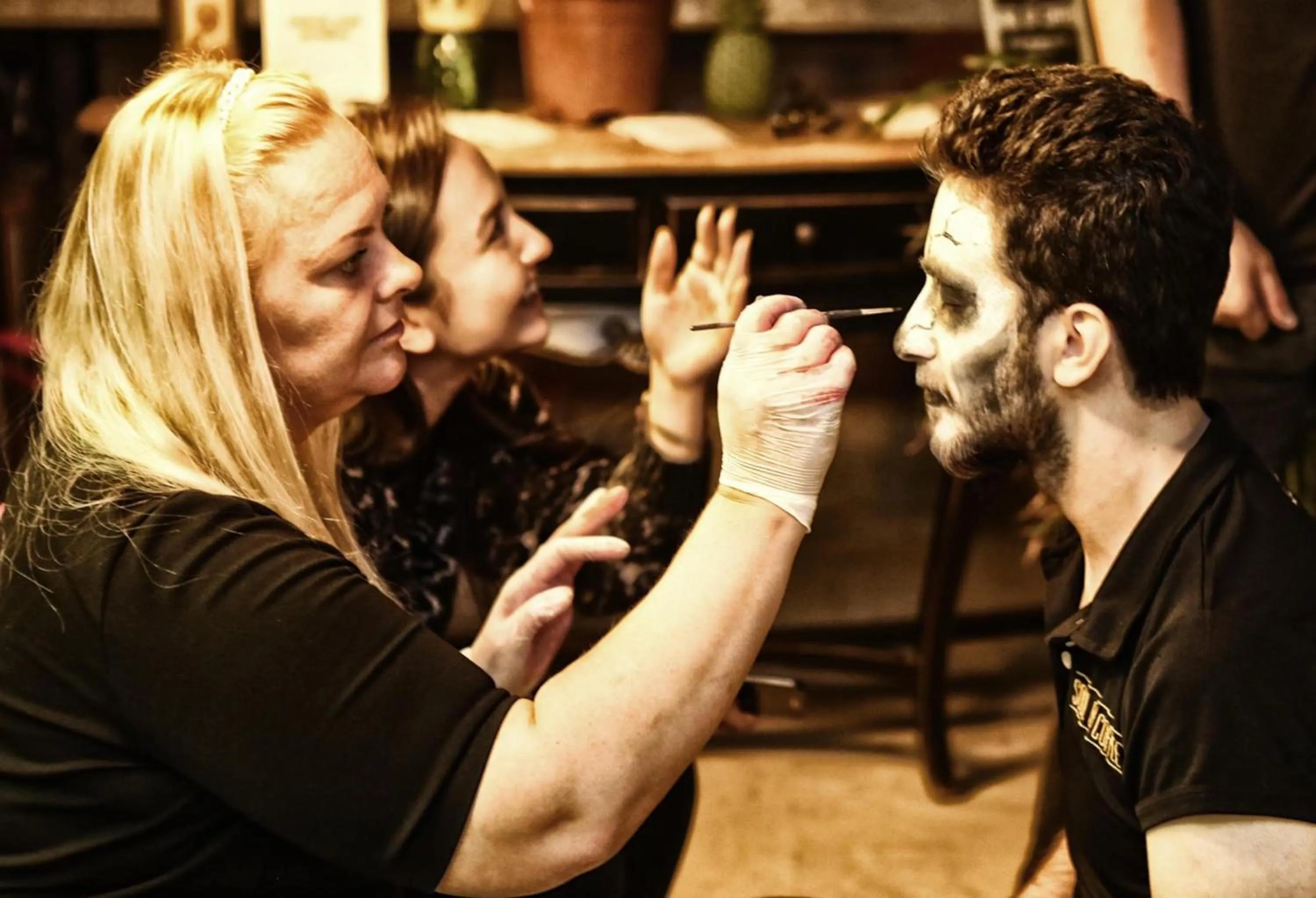 People in Club Hotel Anjeliq