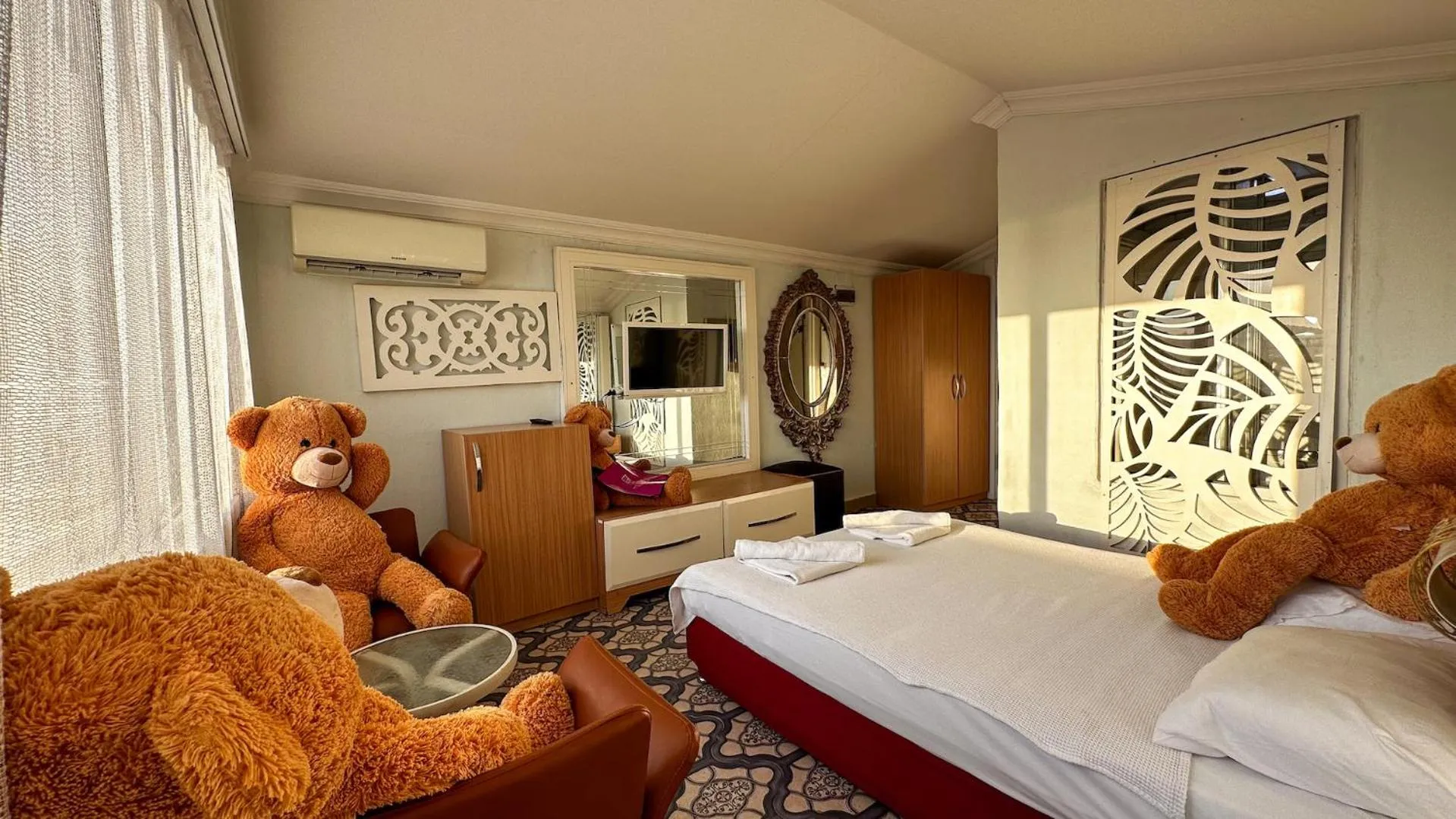 Bed in Club Hotel Anjeliq