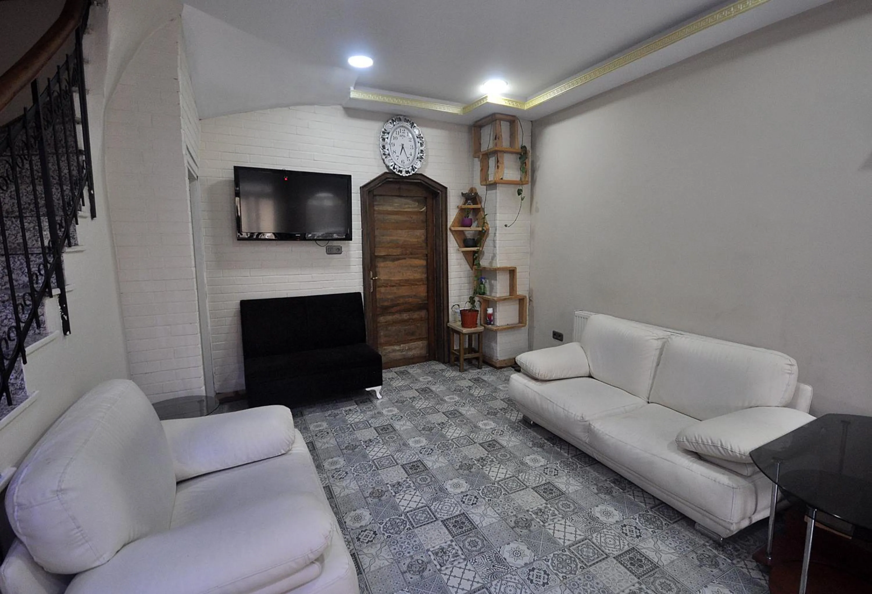 Communal lounge/ TV room in Hotel Baykal