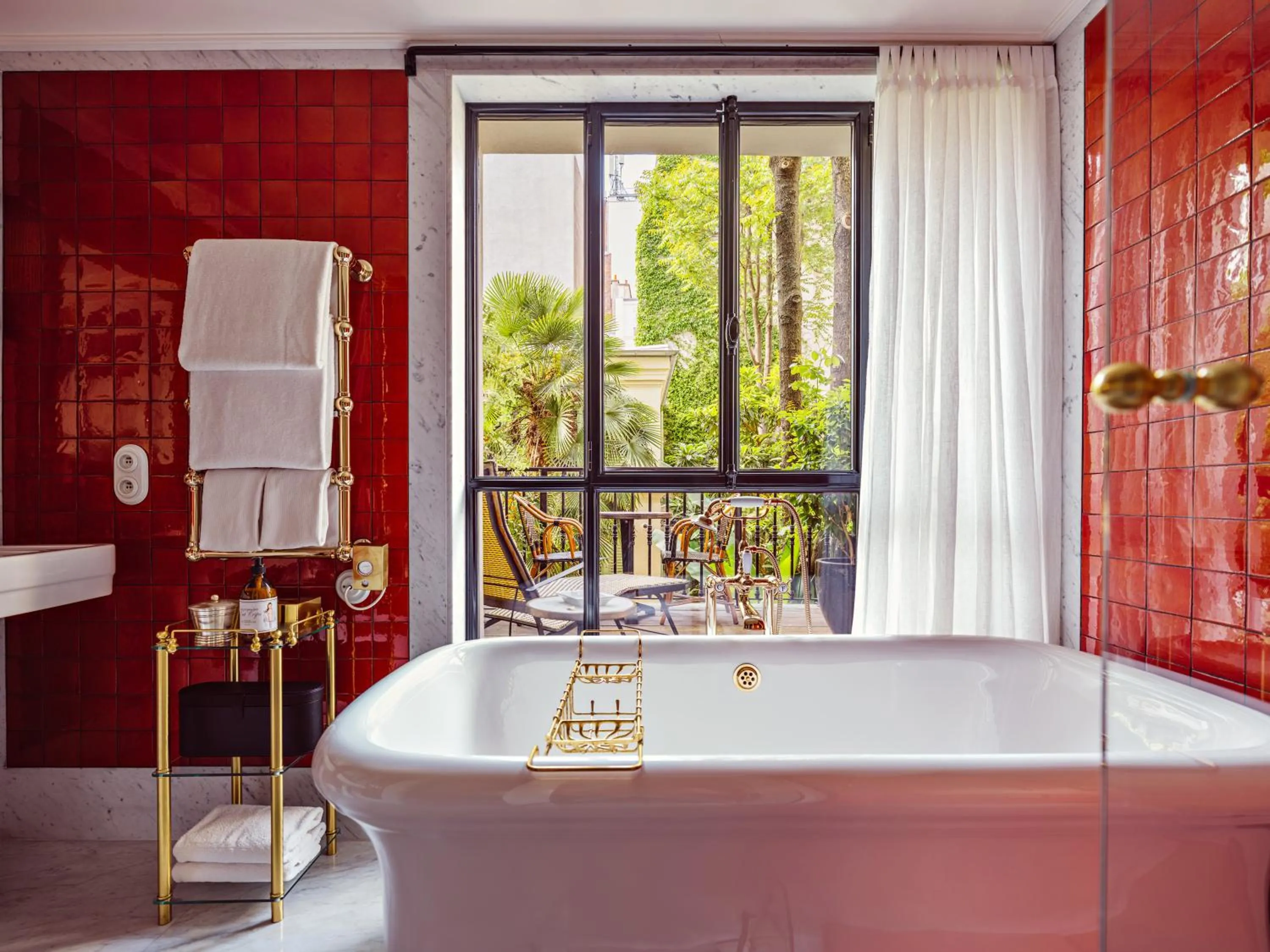 Bathroom in Hôtel Eldorado Paris