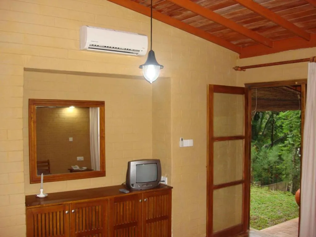 Bopath Falls Rock Chalets