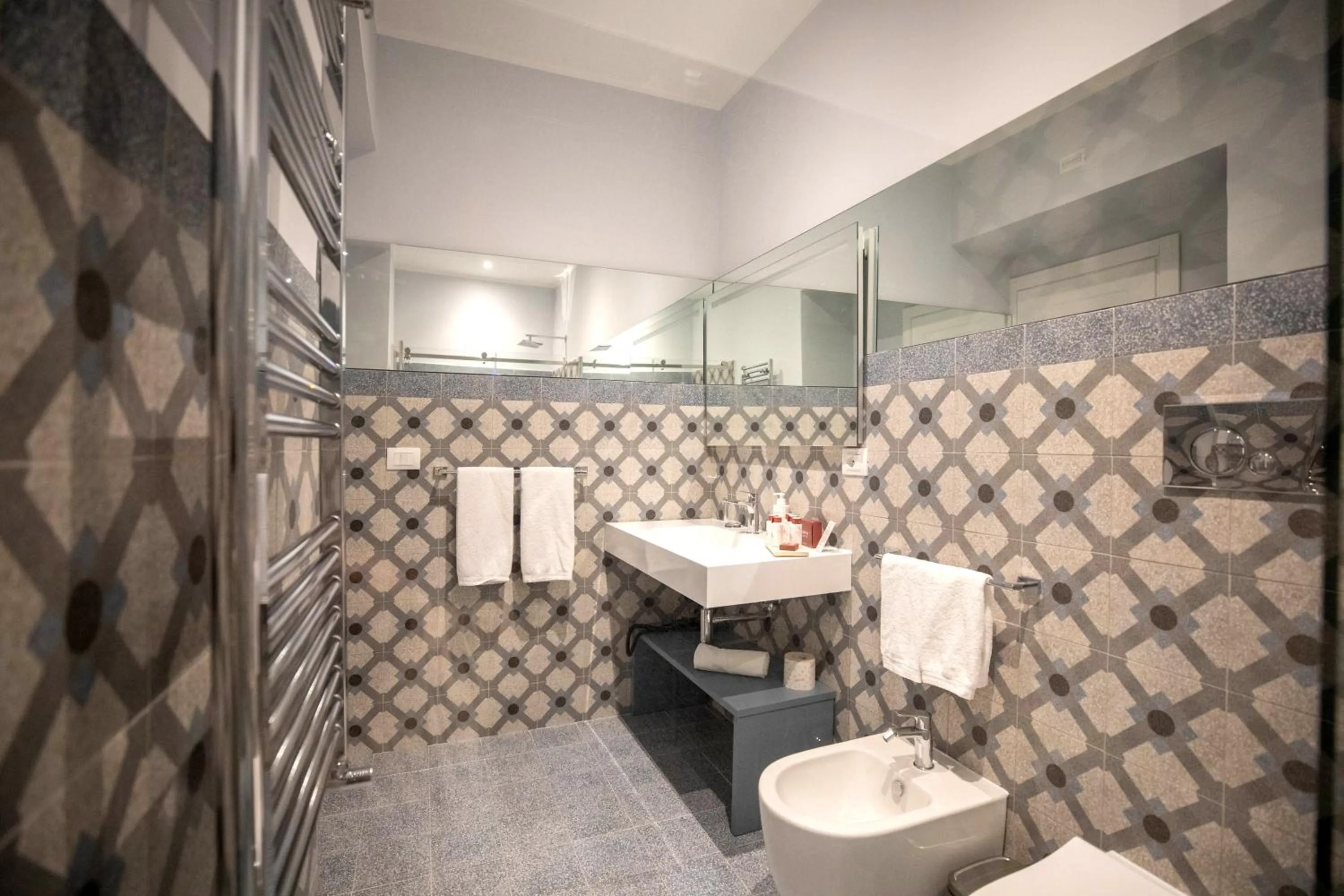 Bathroom in Lanterne Magiche Ortigia Suites