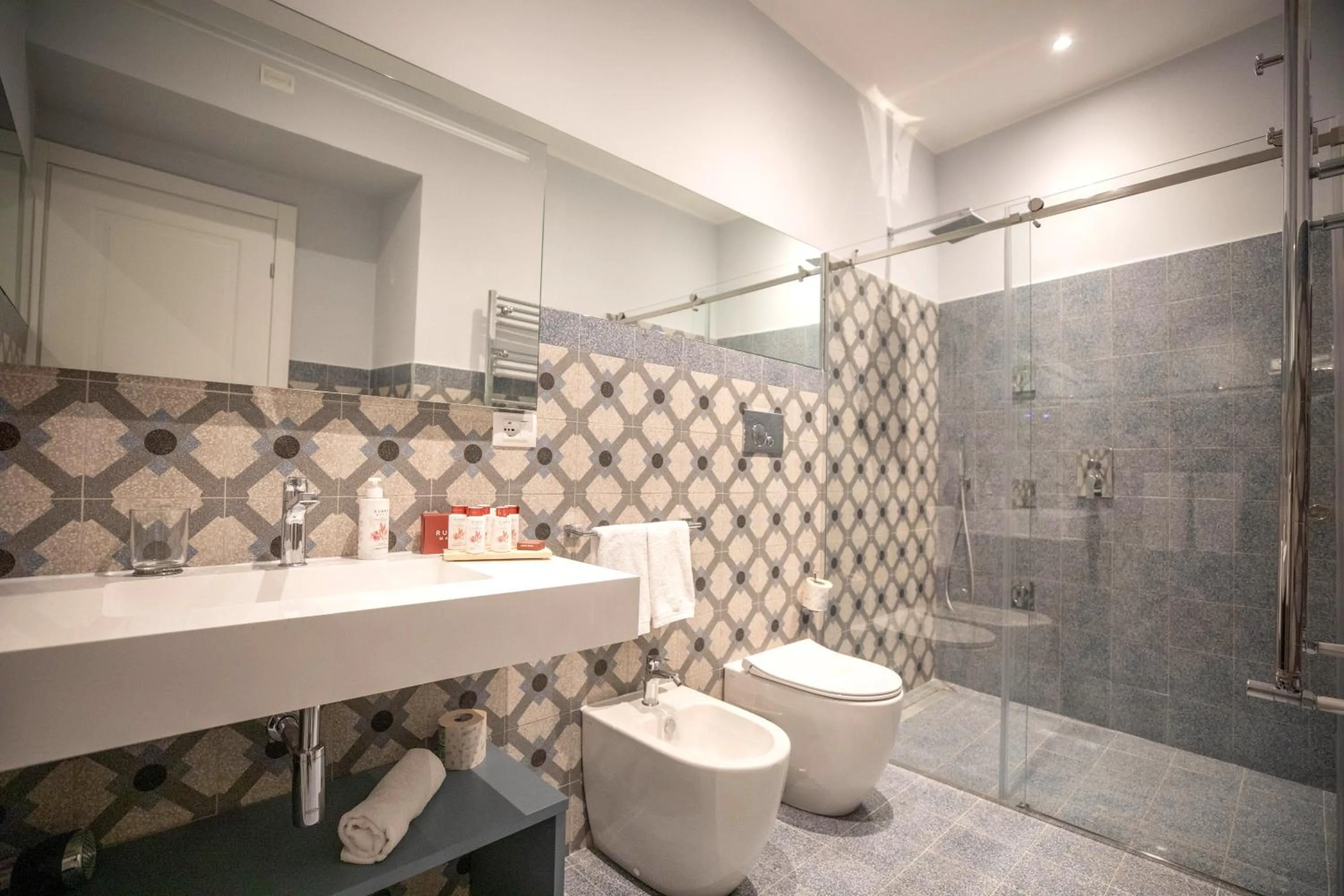 Bathroom in Lanterne Magiche Ortigia Suites