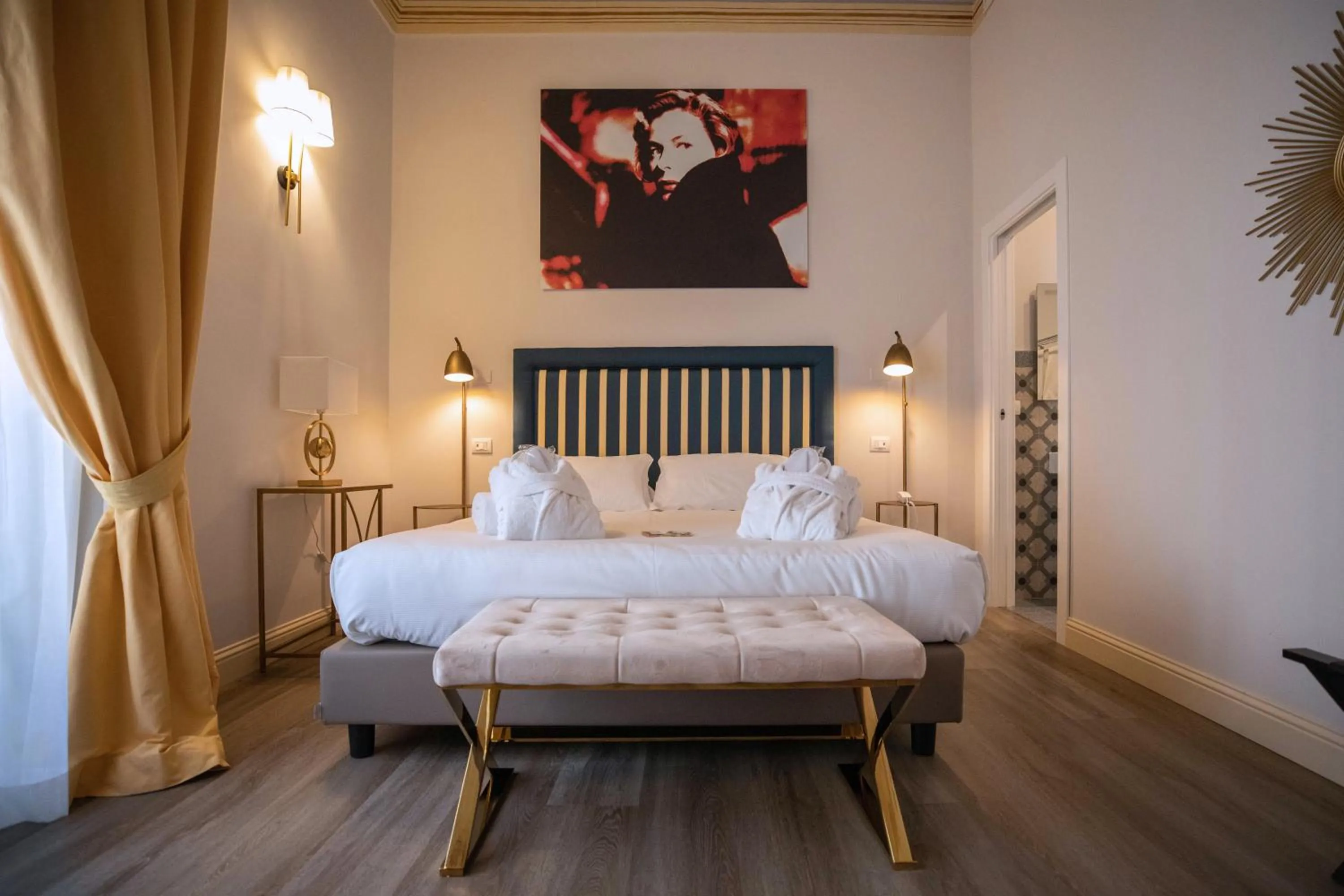 Bed in Lanterne Magiche Ortigia Suites