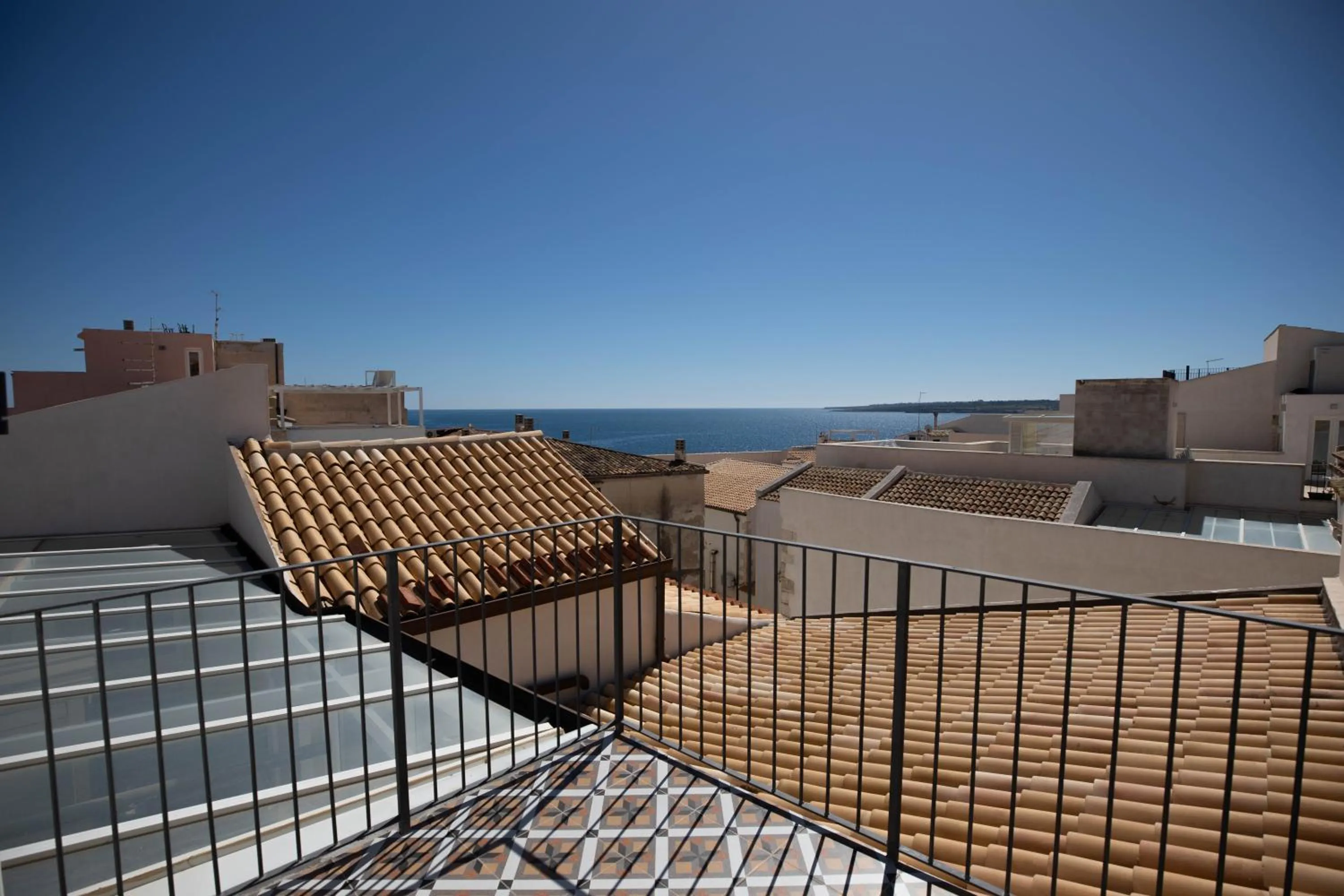 Balcony/Terrace in Lanterne Magiche Ortigia Suites