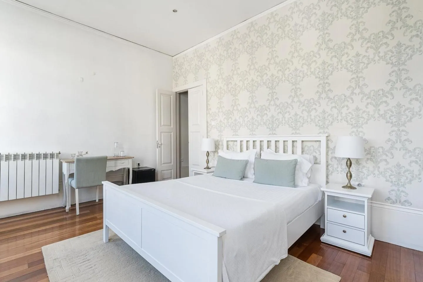 Bed in GuestReady - Charming House Marquês