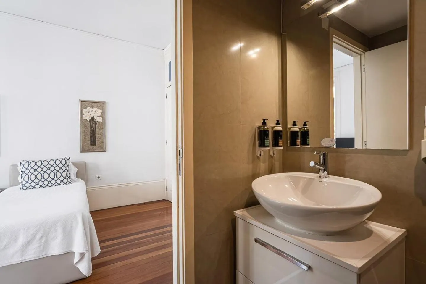 Bed in GuestReady - Charming House Marquês