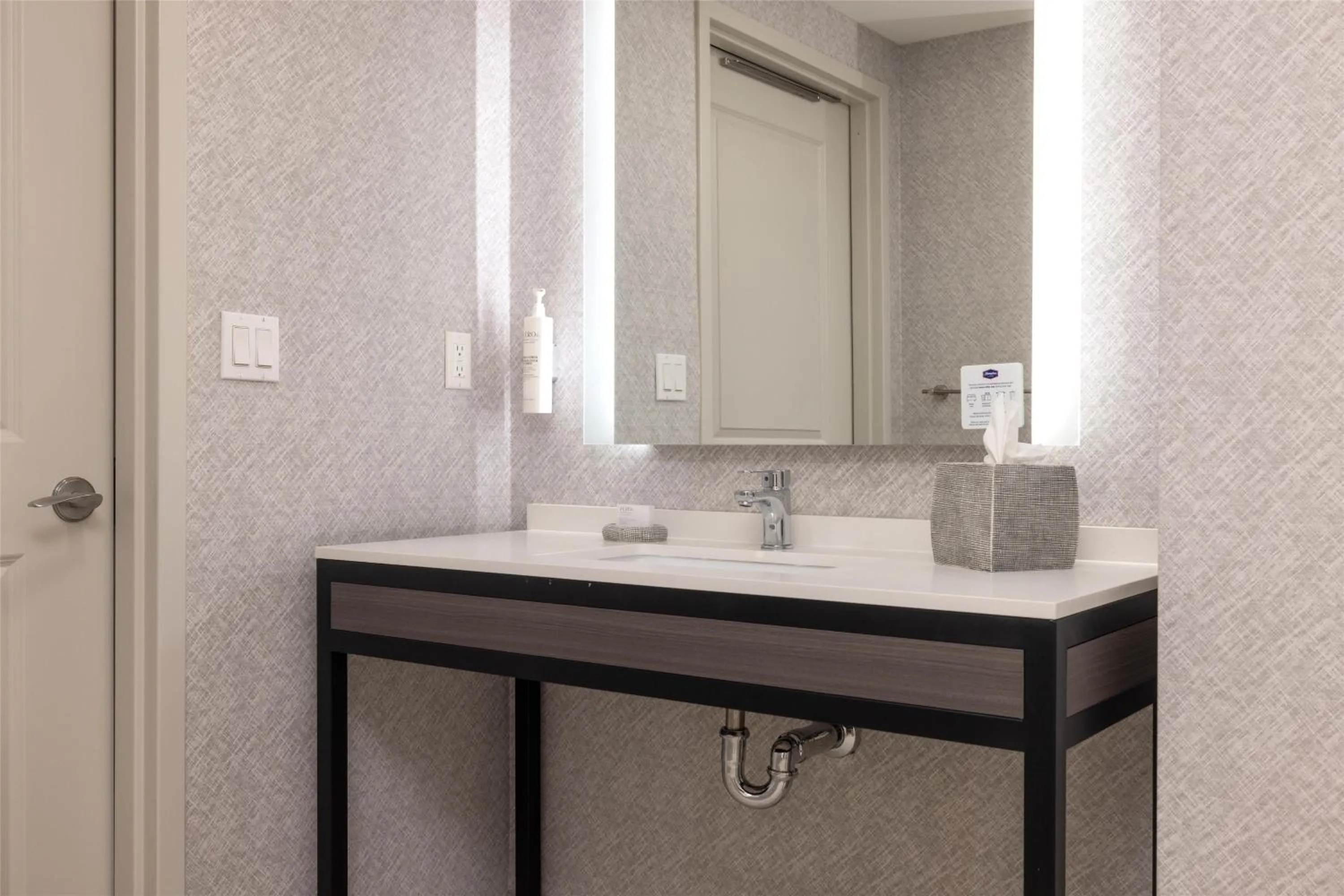 Bathroom in Hampton Inn & Suites Portsmouth Downtown