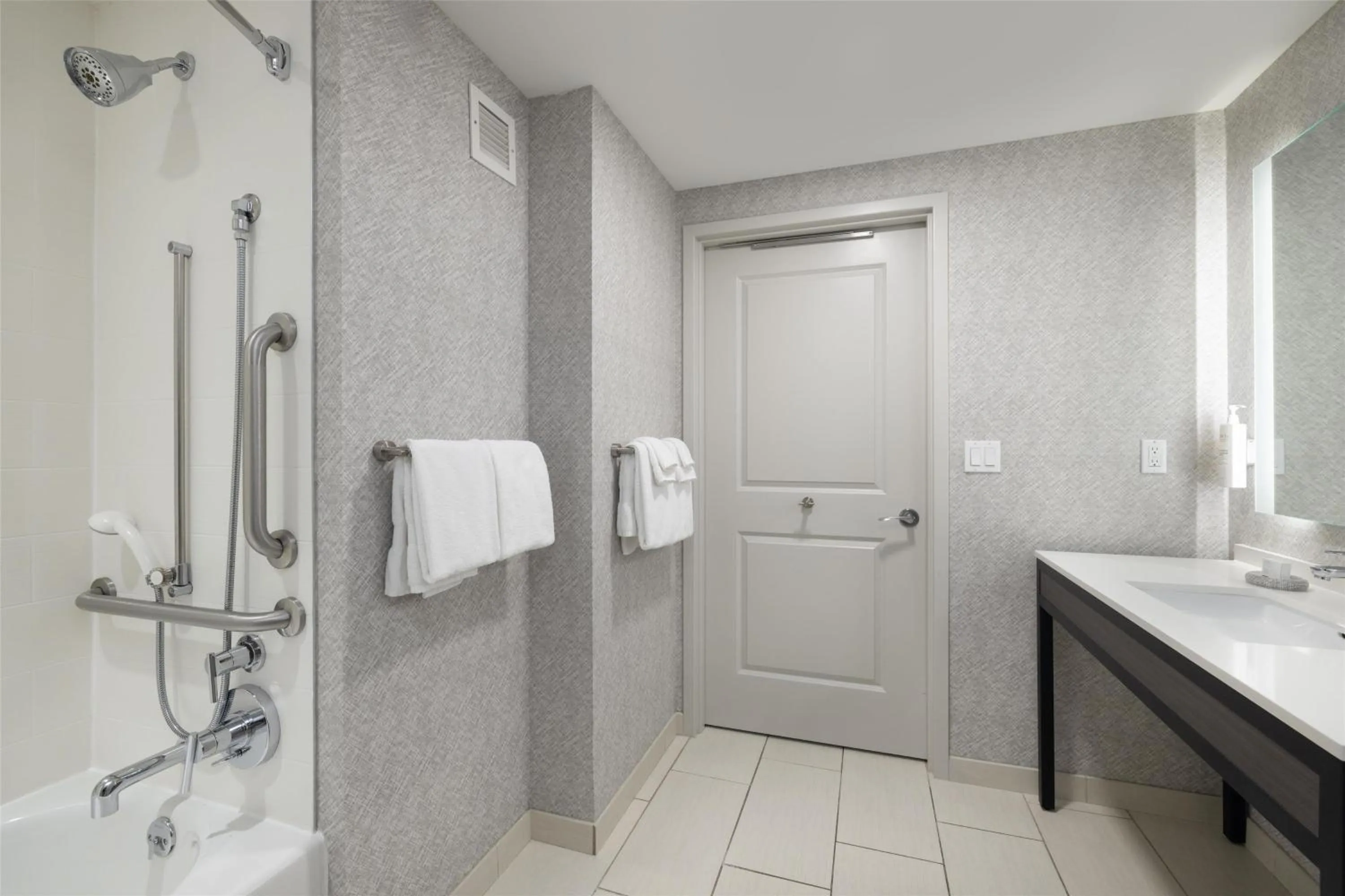 Bathroom in Hampton Inn & Suites Portsmouth Downtown