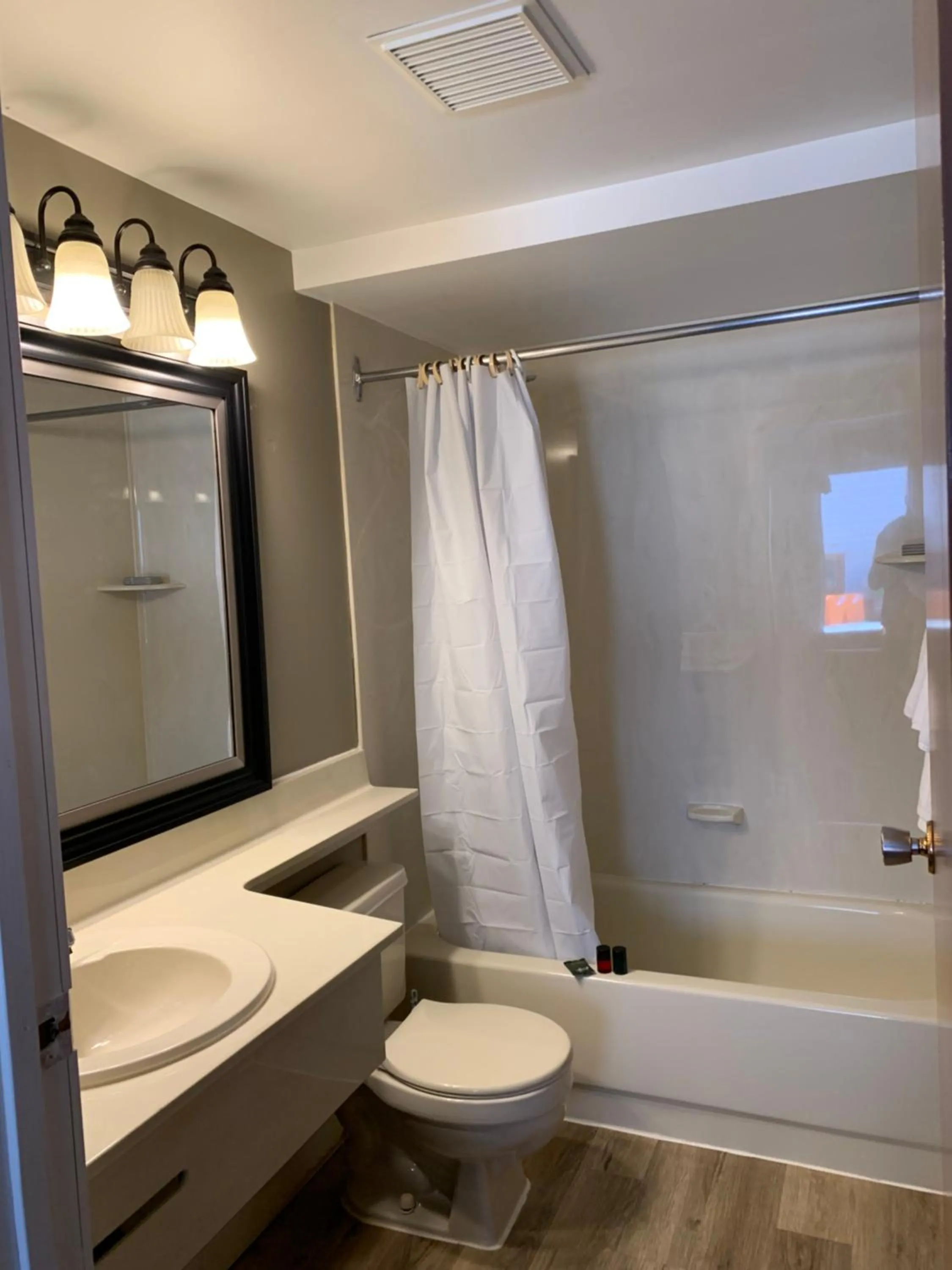 Toilet in Rondo Motel