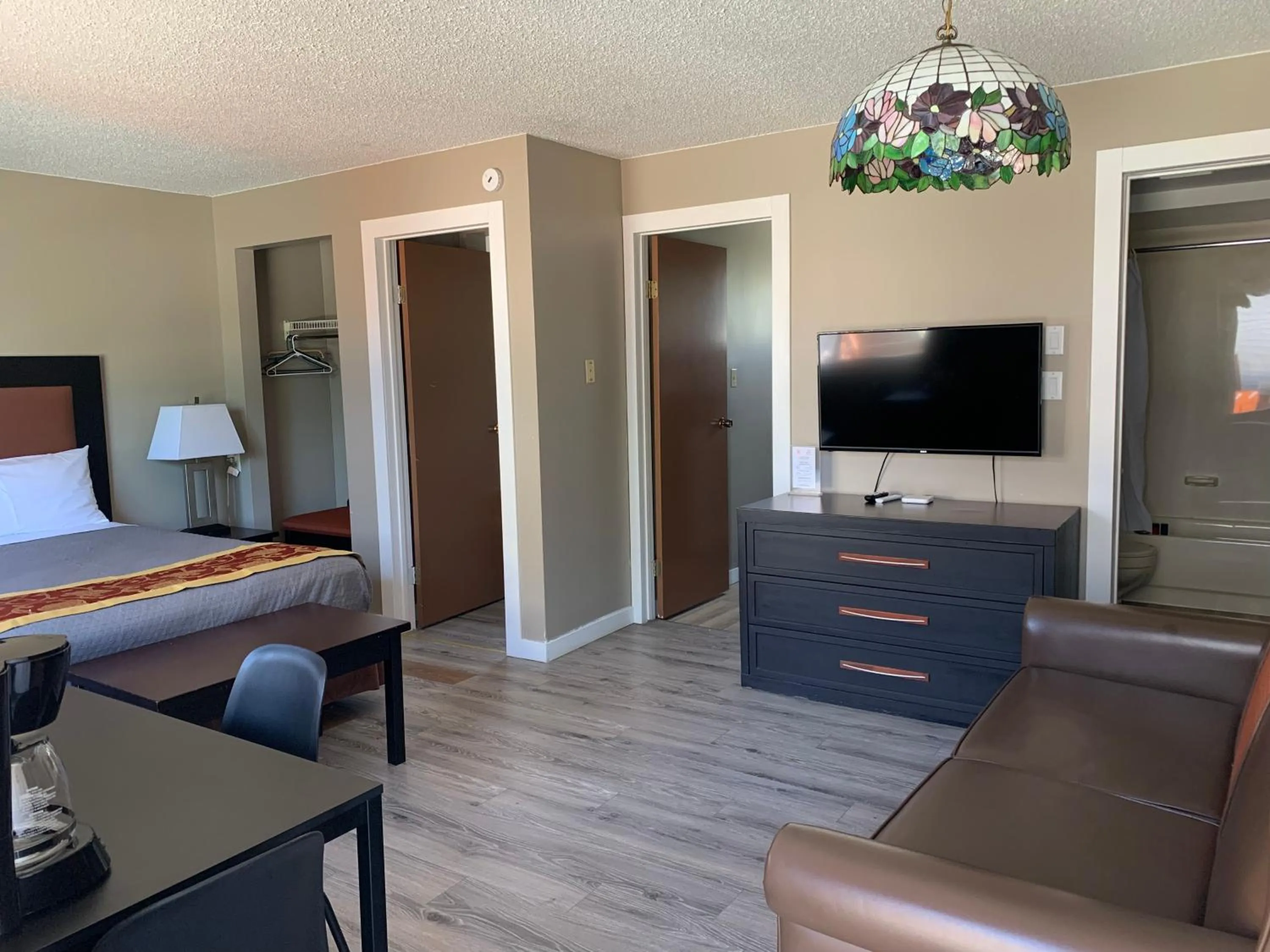 Photo of the whole room in Rondo Motel