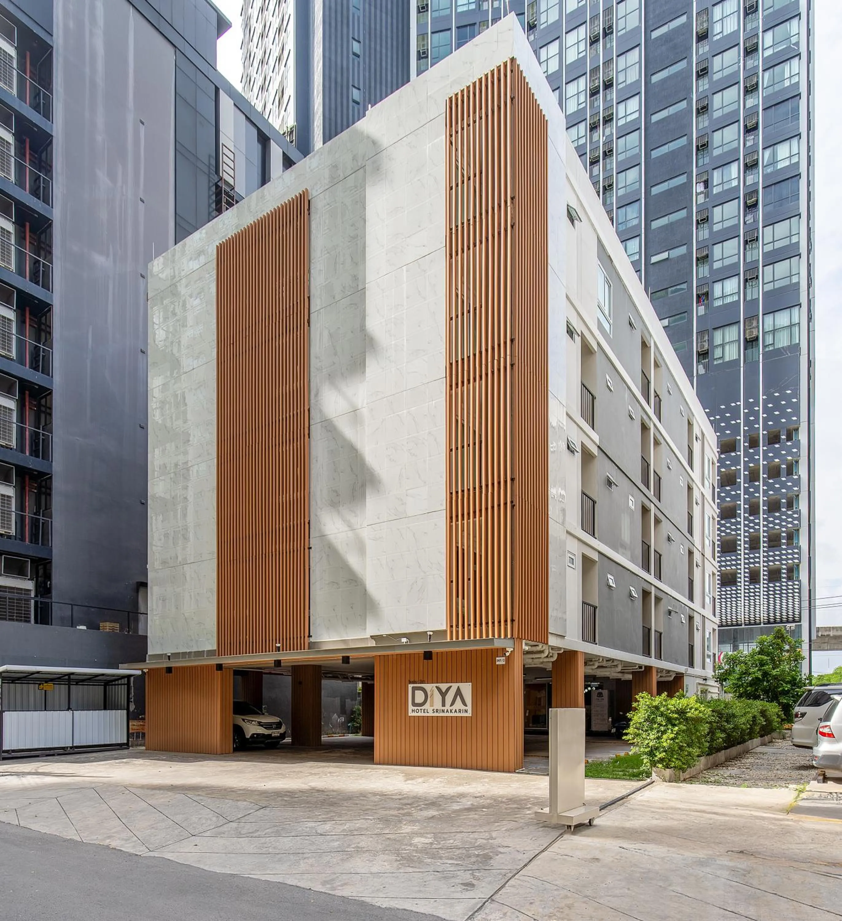 Property building in Diya Hotel Bangkok