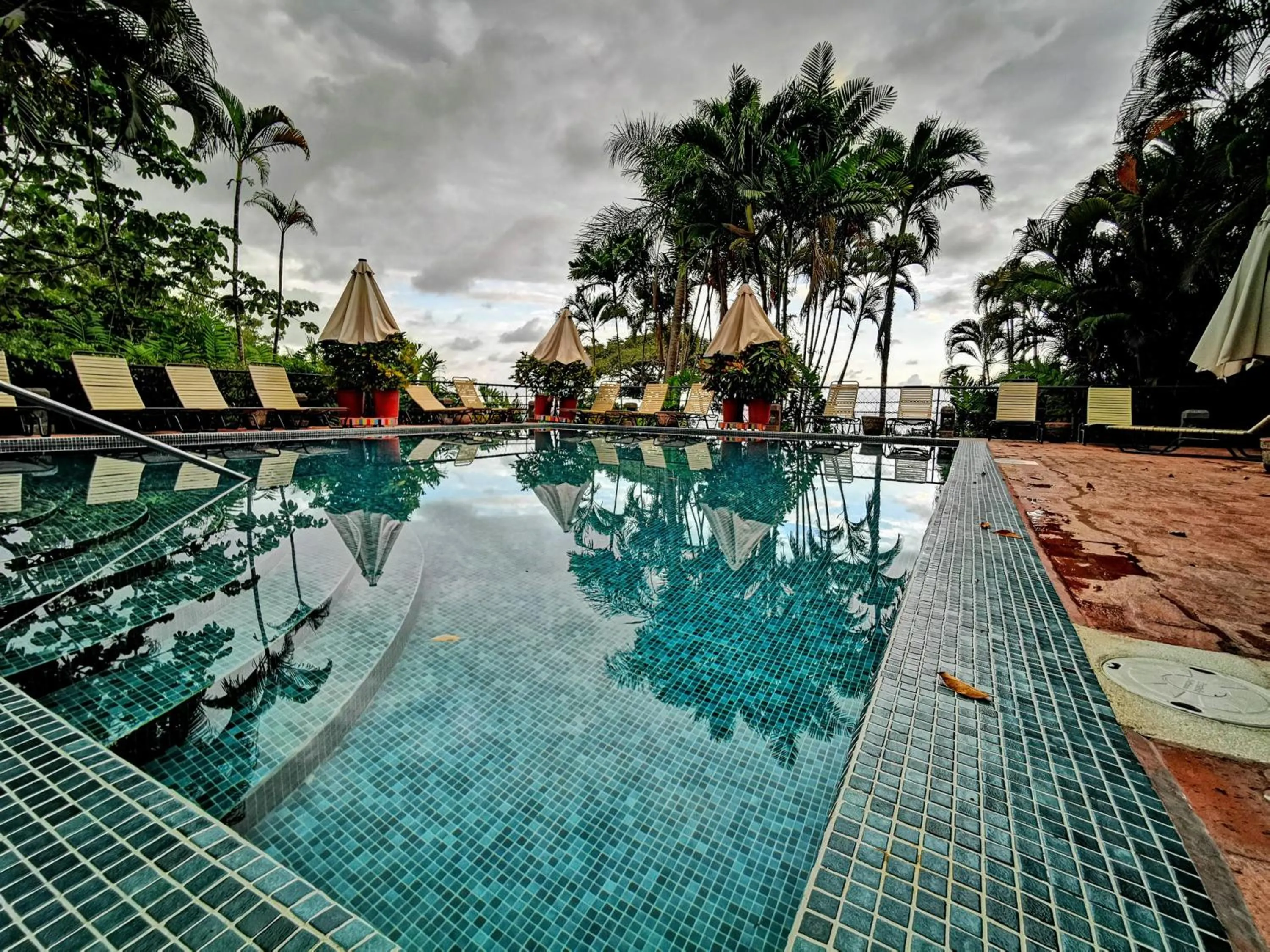 Swimming pool in Hotel Costa Verde