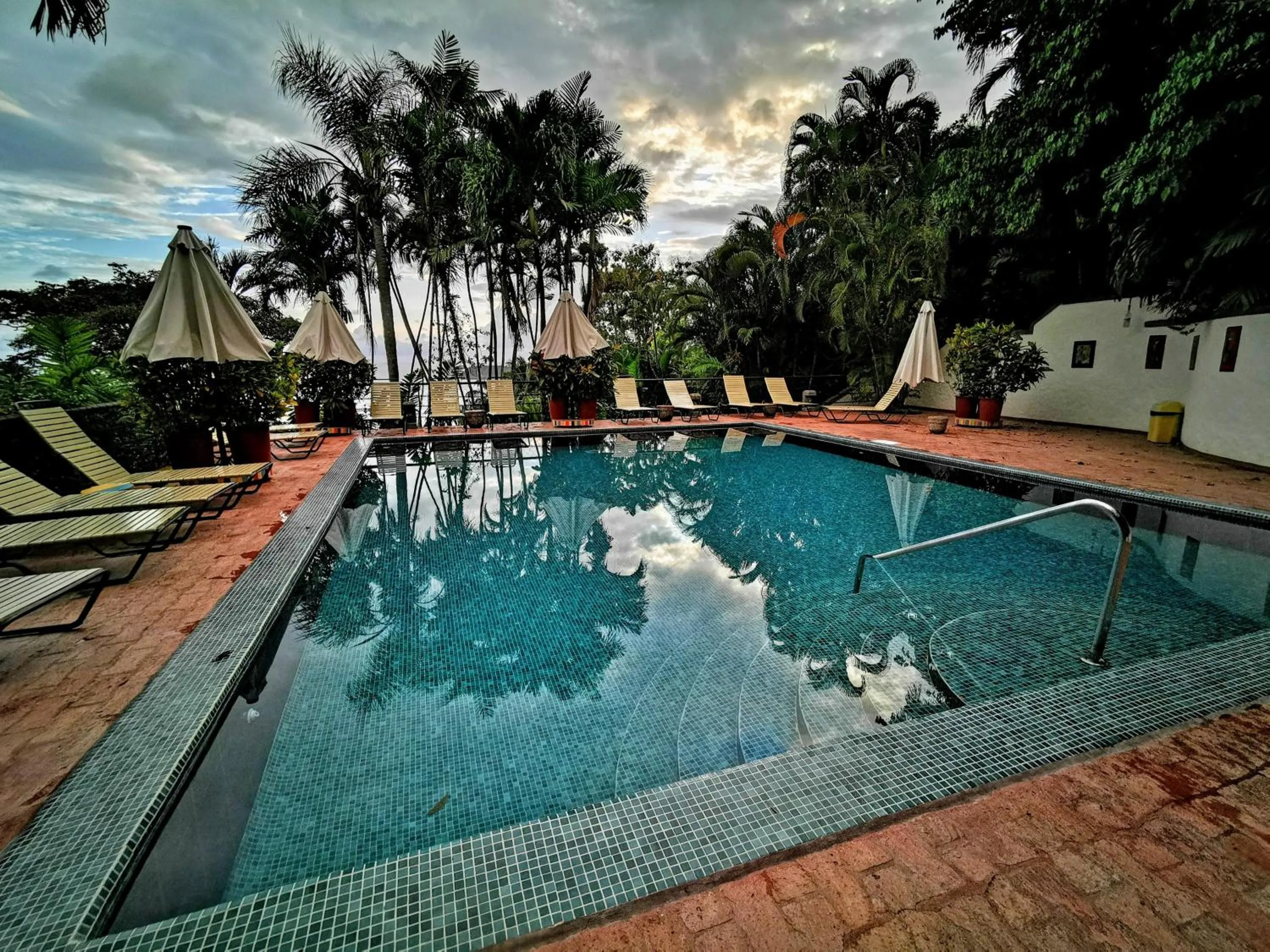 Pool view in Hotel Costa Verde