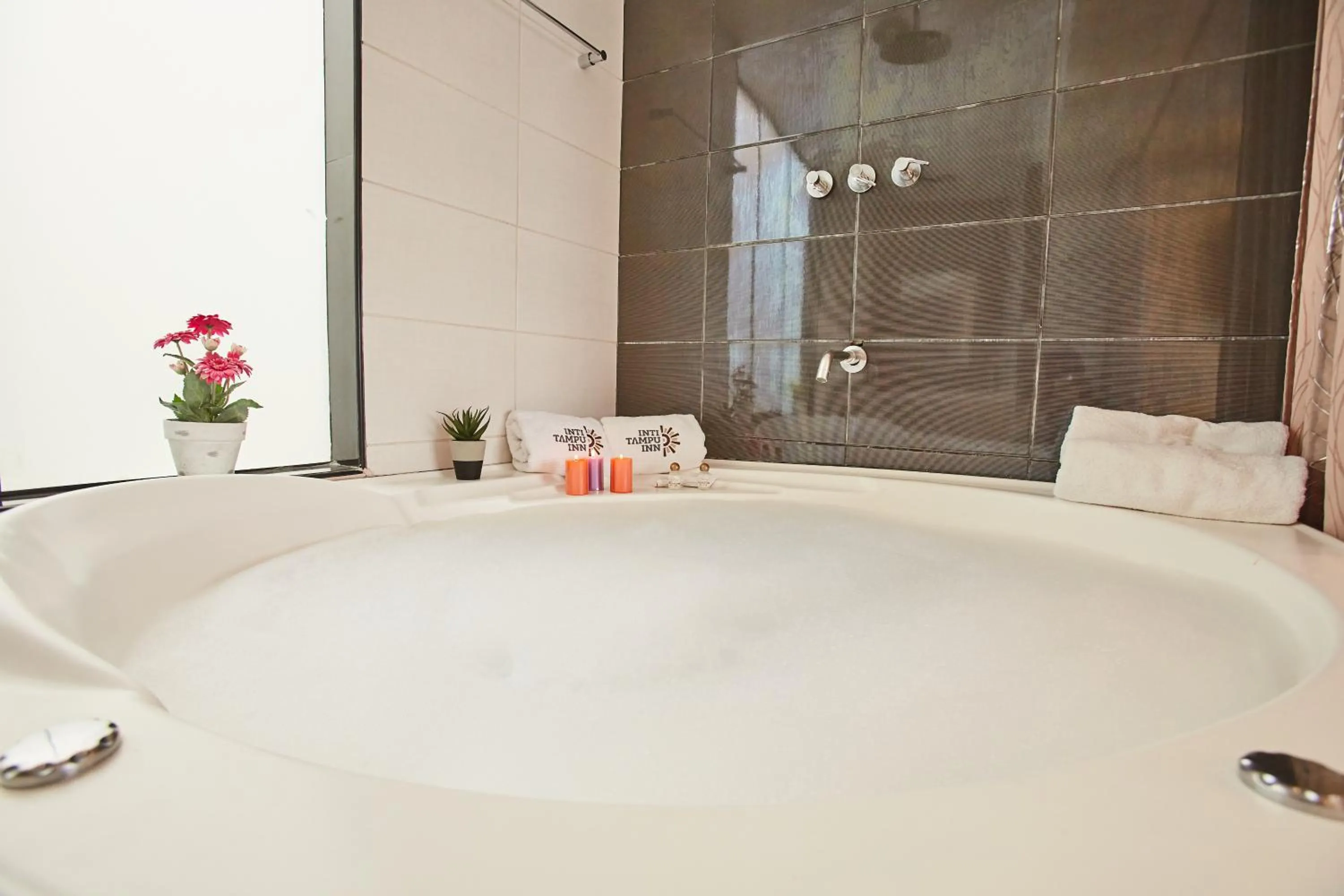 Hot Tub in Inti Tampu Inn