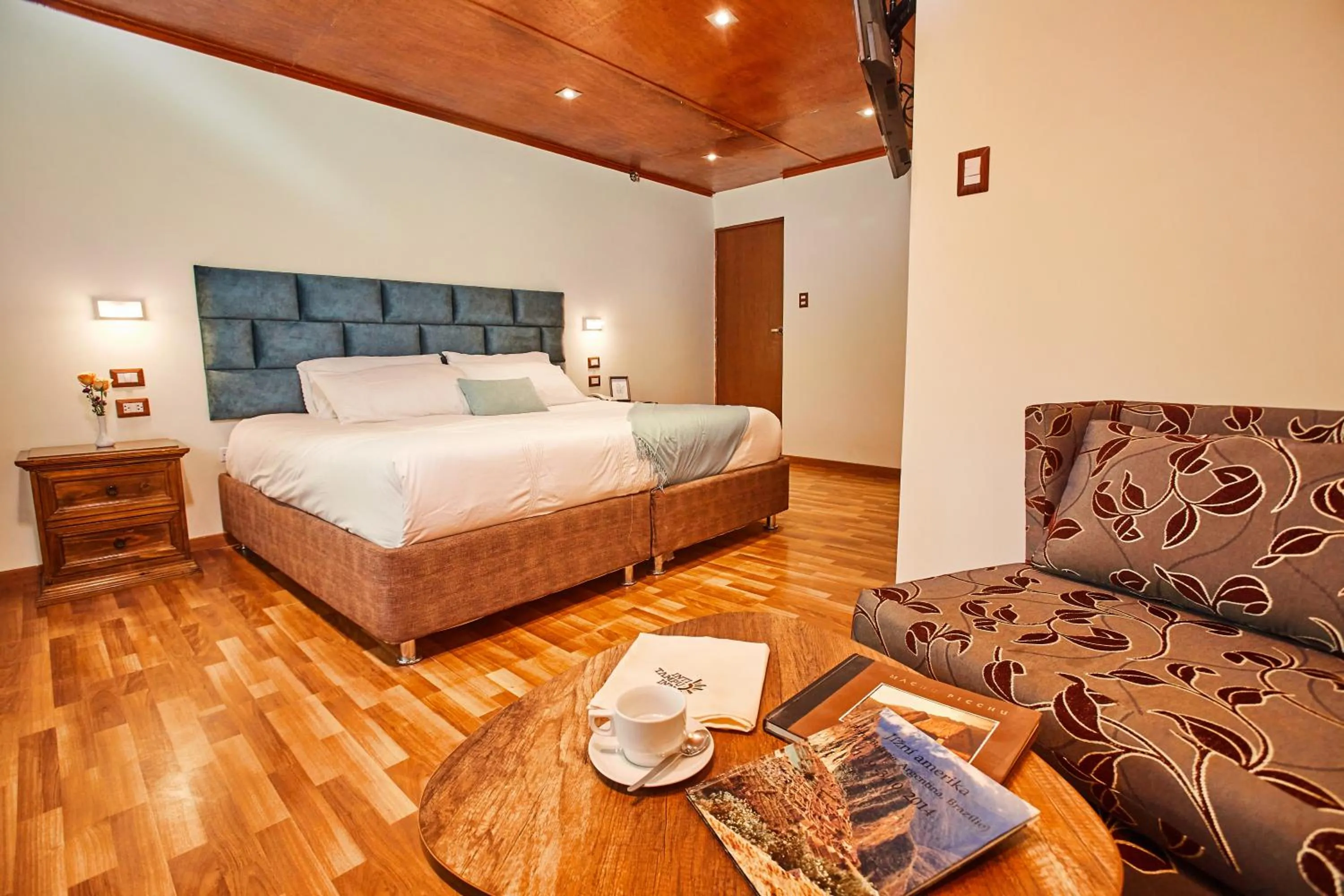 Shower in Inti Tampu Inn