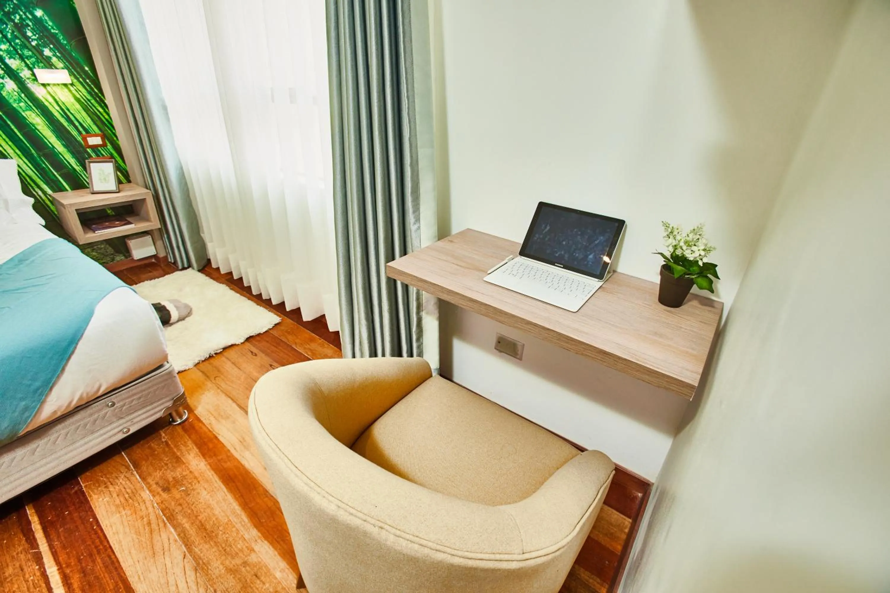 hair dresser in Inti Tampu Inn