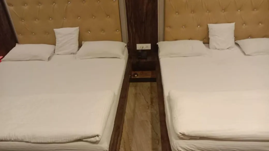 Hotel Bani Hashim 110 Mtrs from Dargah