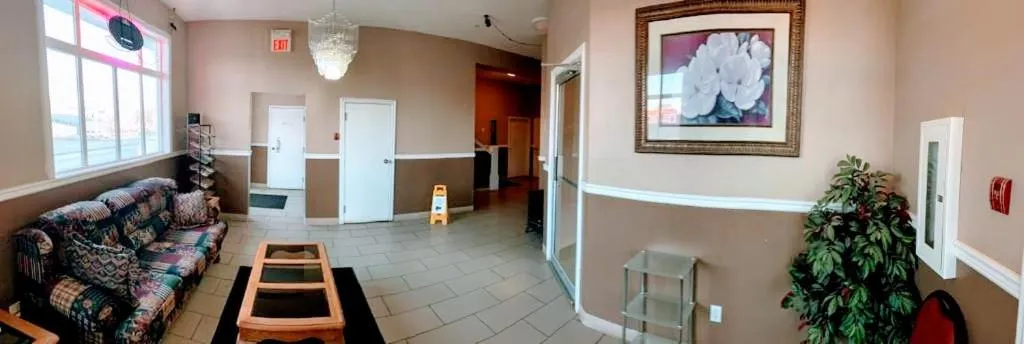 Lobby or reception in Bonnyville Hotel