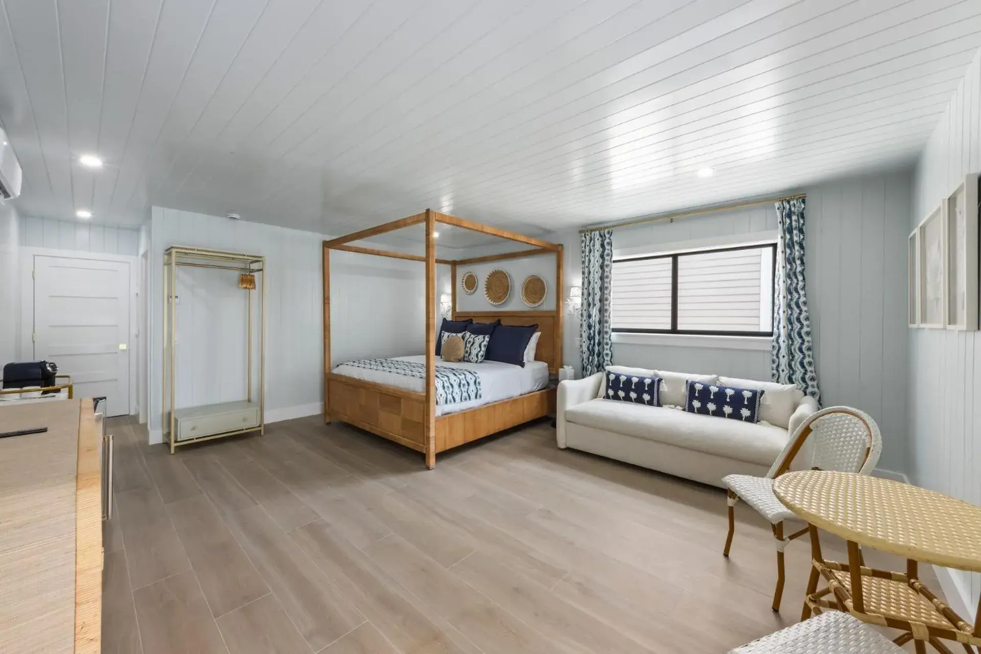 Beachside Luxury King Suite in Seabreeze at Anna Maria Island Inn Beachside Luxury King Suite in Seabreeze at Anna Maria Island Inn