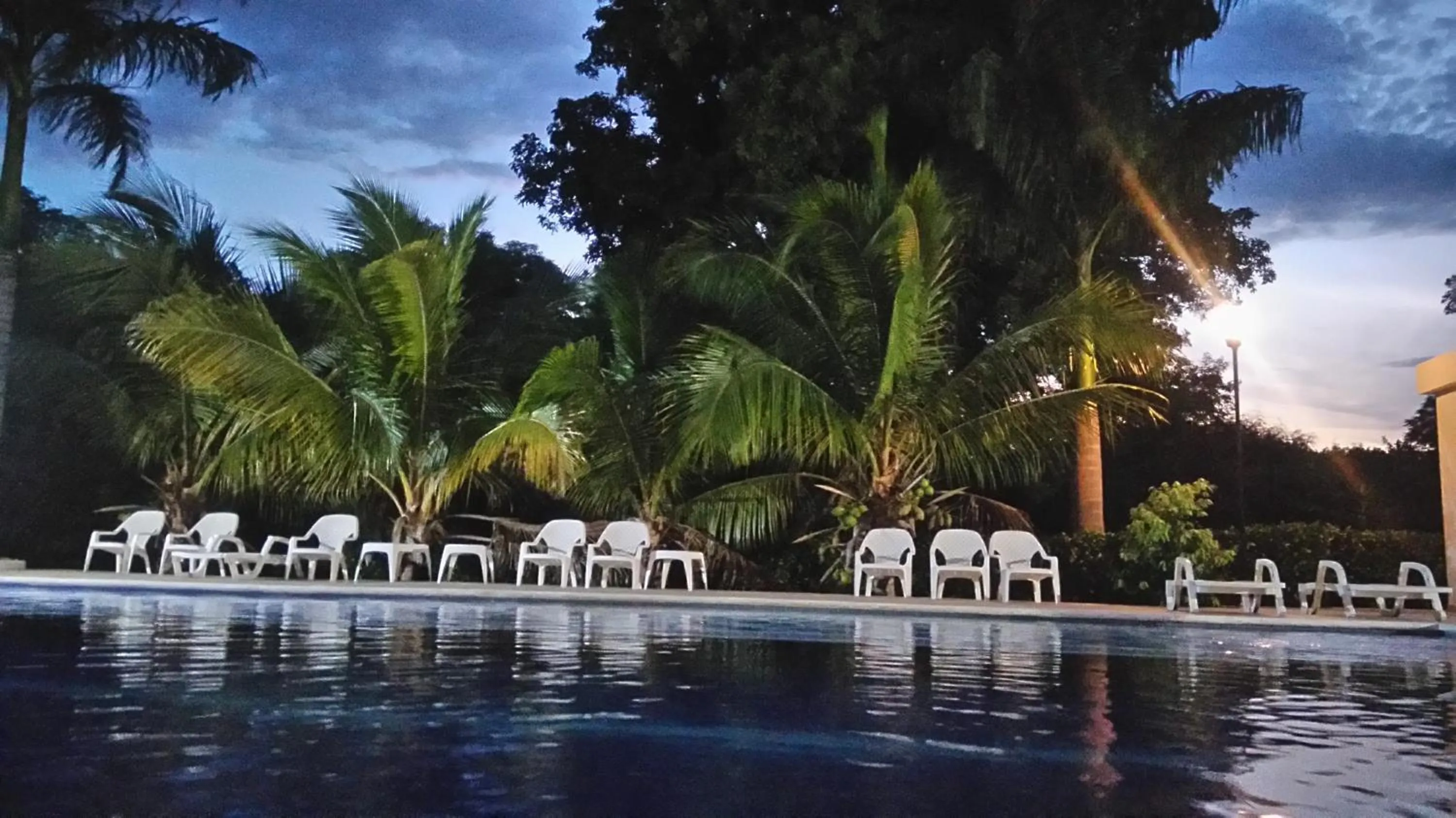 Swimming pool in Arizona Ranch Hotel