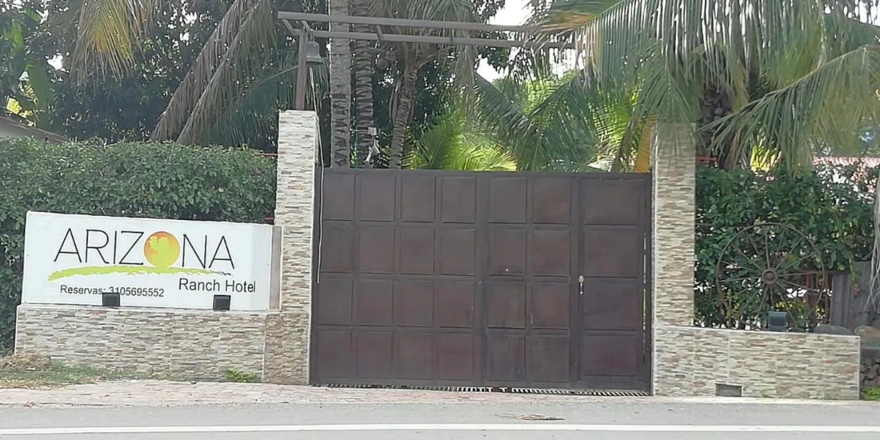 Facade/entrance in Arizona Ranch Hotel