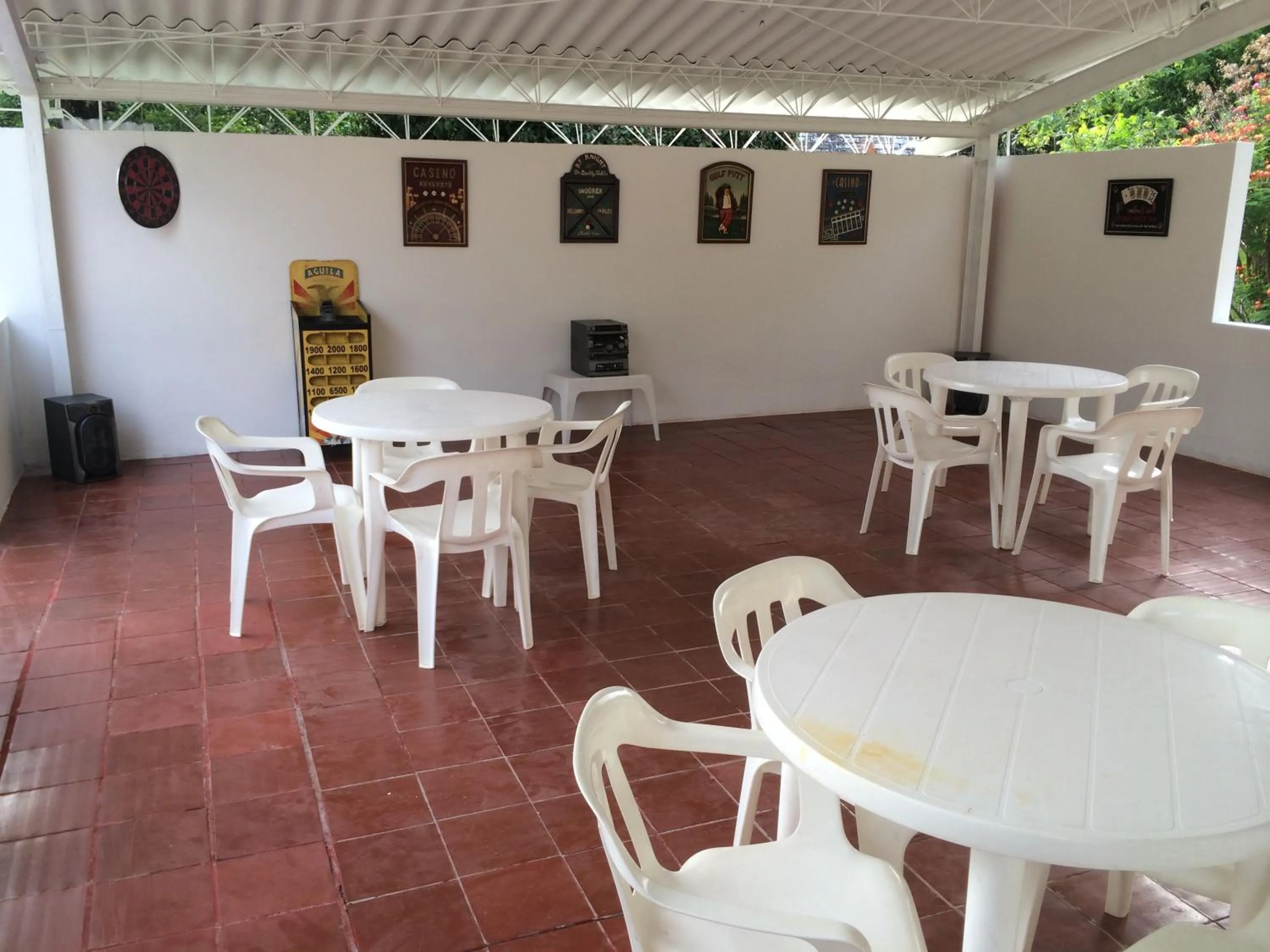 Restaurant/places to eat in Arizona Ranch Hotel