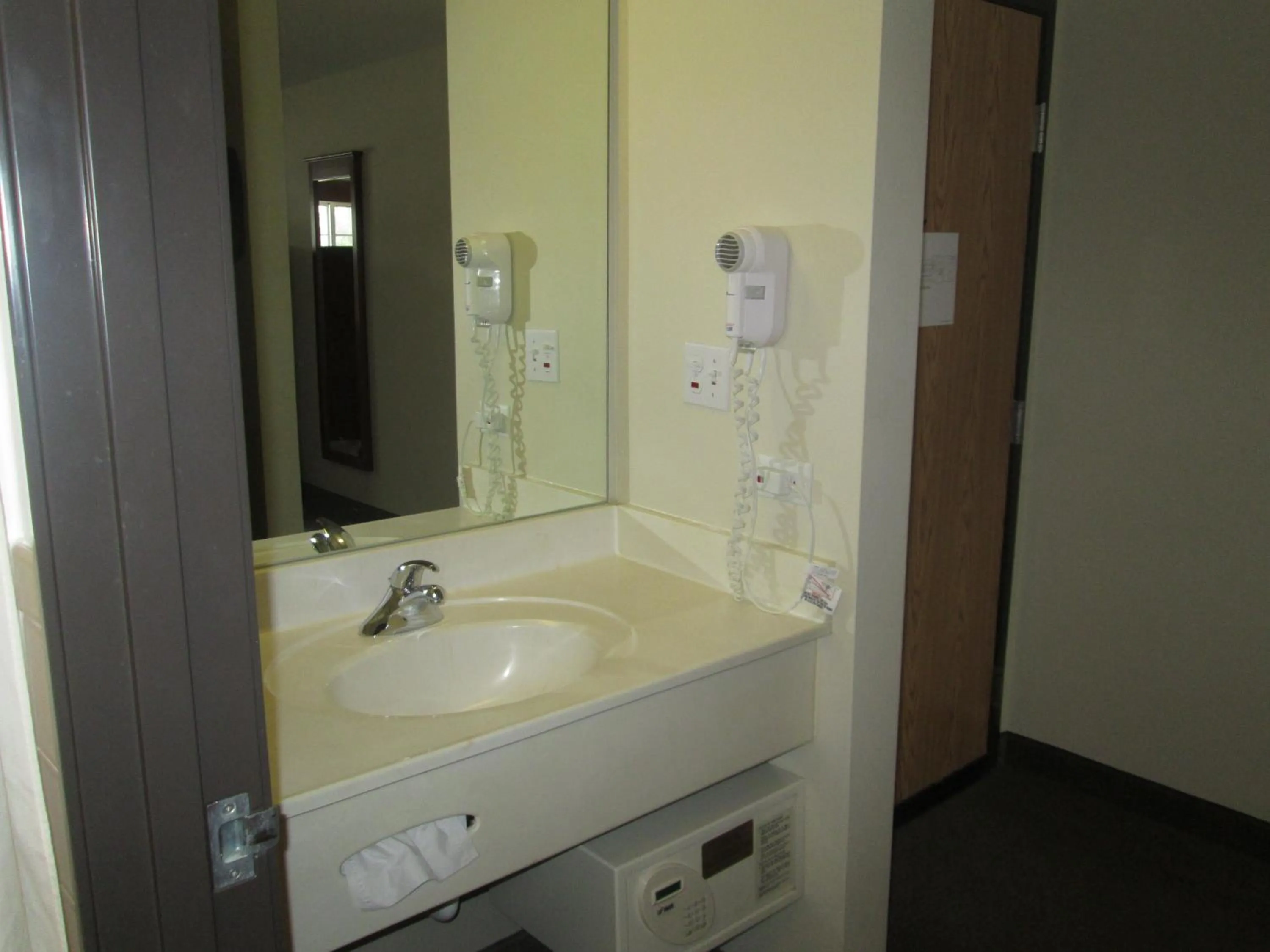 AmericInn by Wyndham Charlevoix