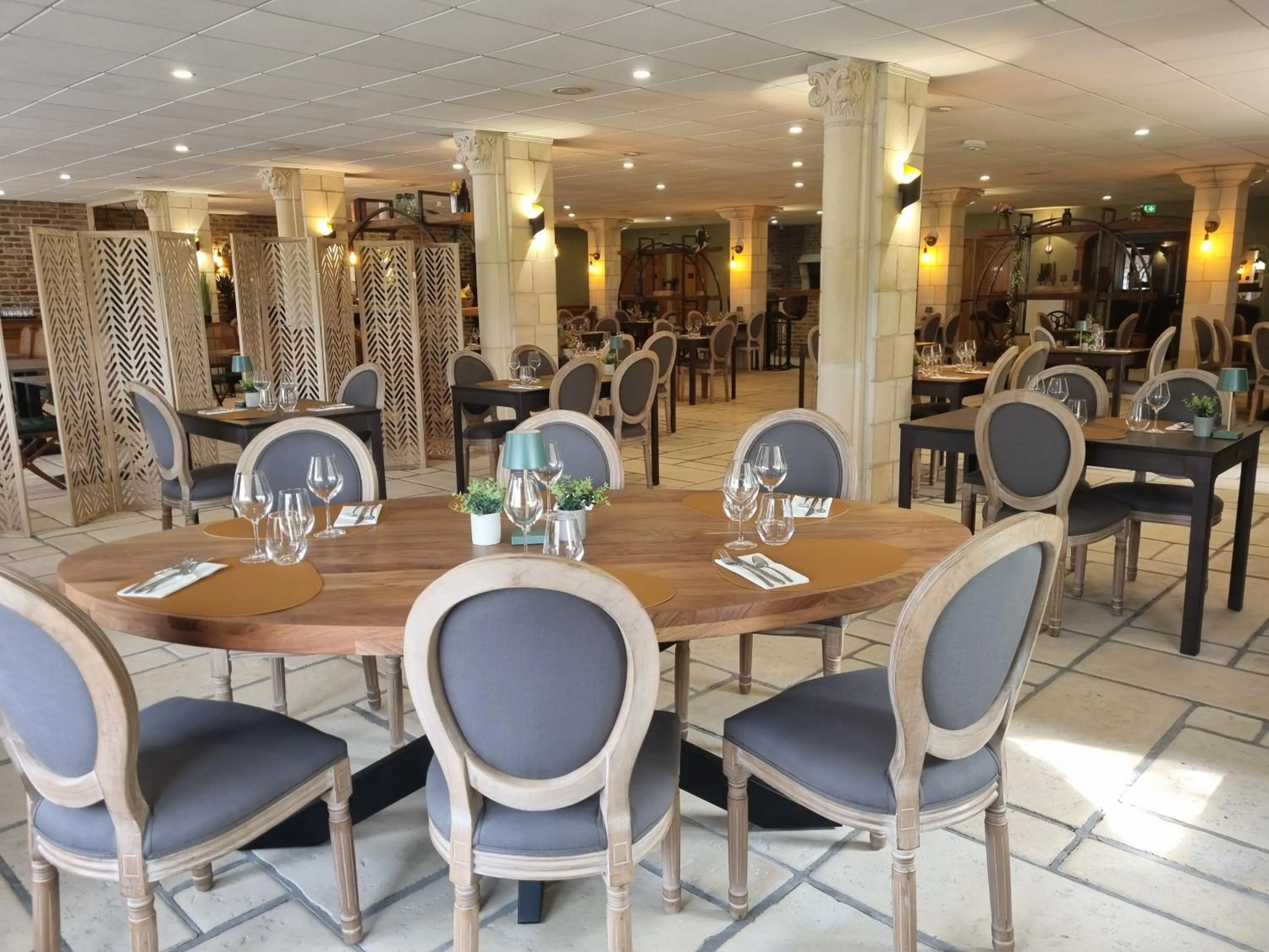 Restaurant/places to eat in Hôtel Le Prieuré