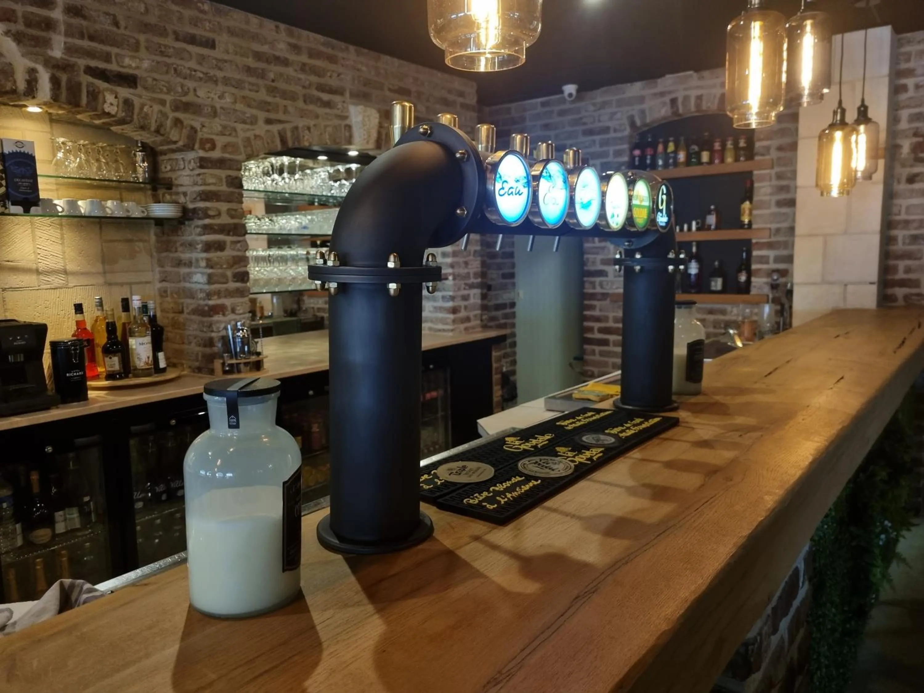 Lounge or bar in Hôtel Le Prieuré